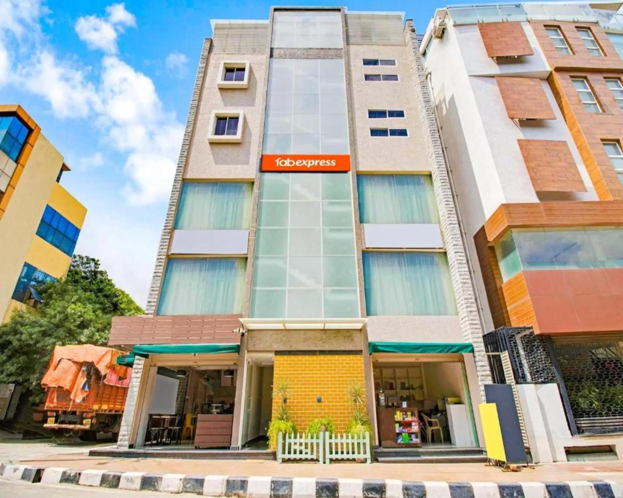 FabExpress Kings Suites HRBR Layout - Nr Manyata Tech Park