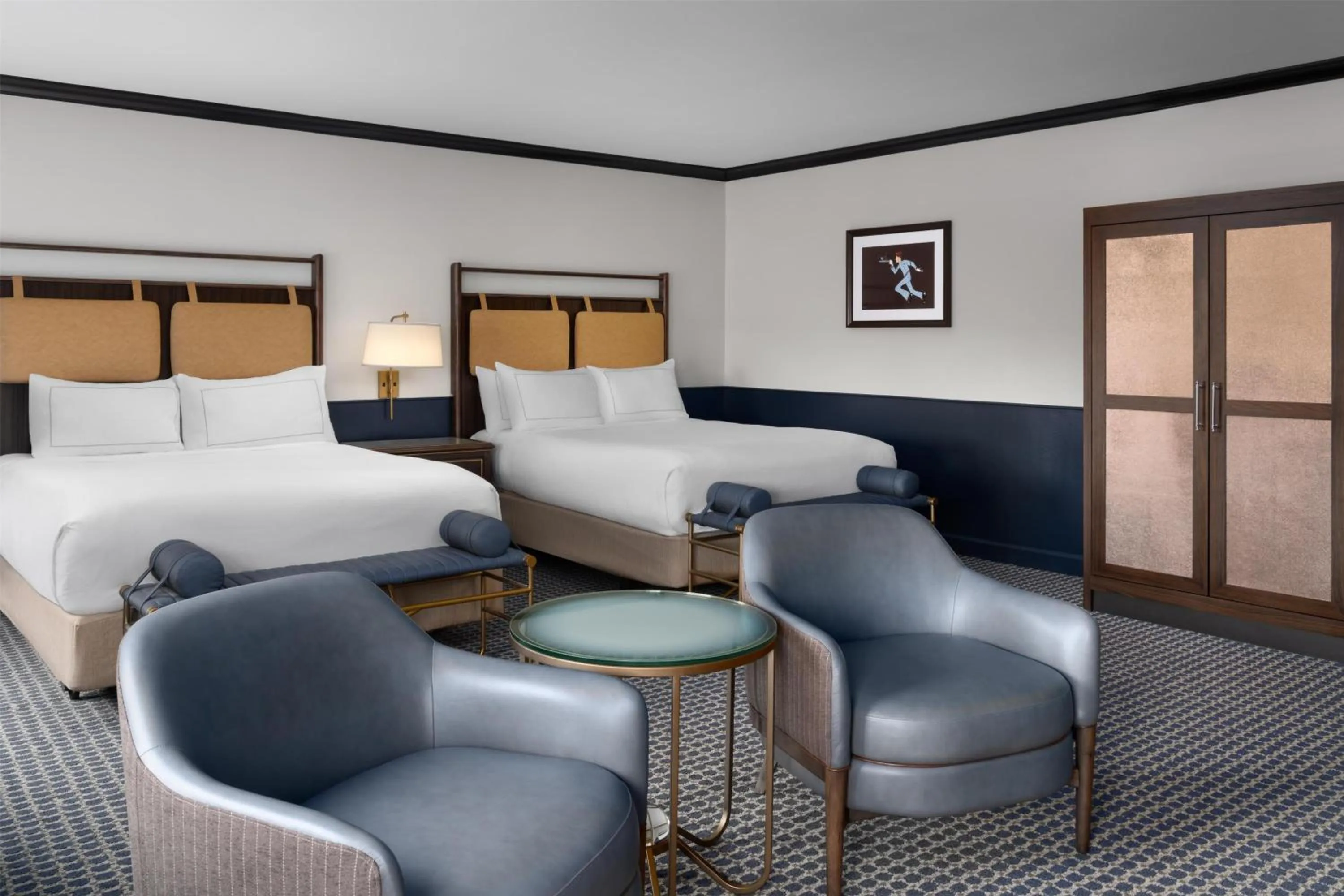 Queen Room with Two Queen Beds and Roll-In Shower - Mobility Access in Hilton Orrington/Evanston