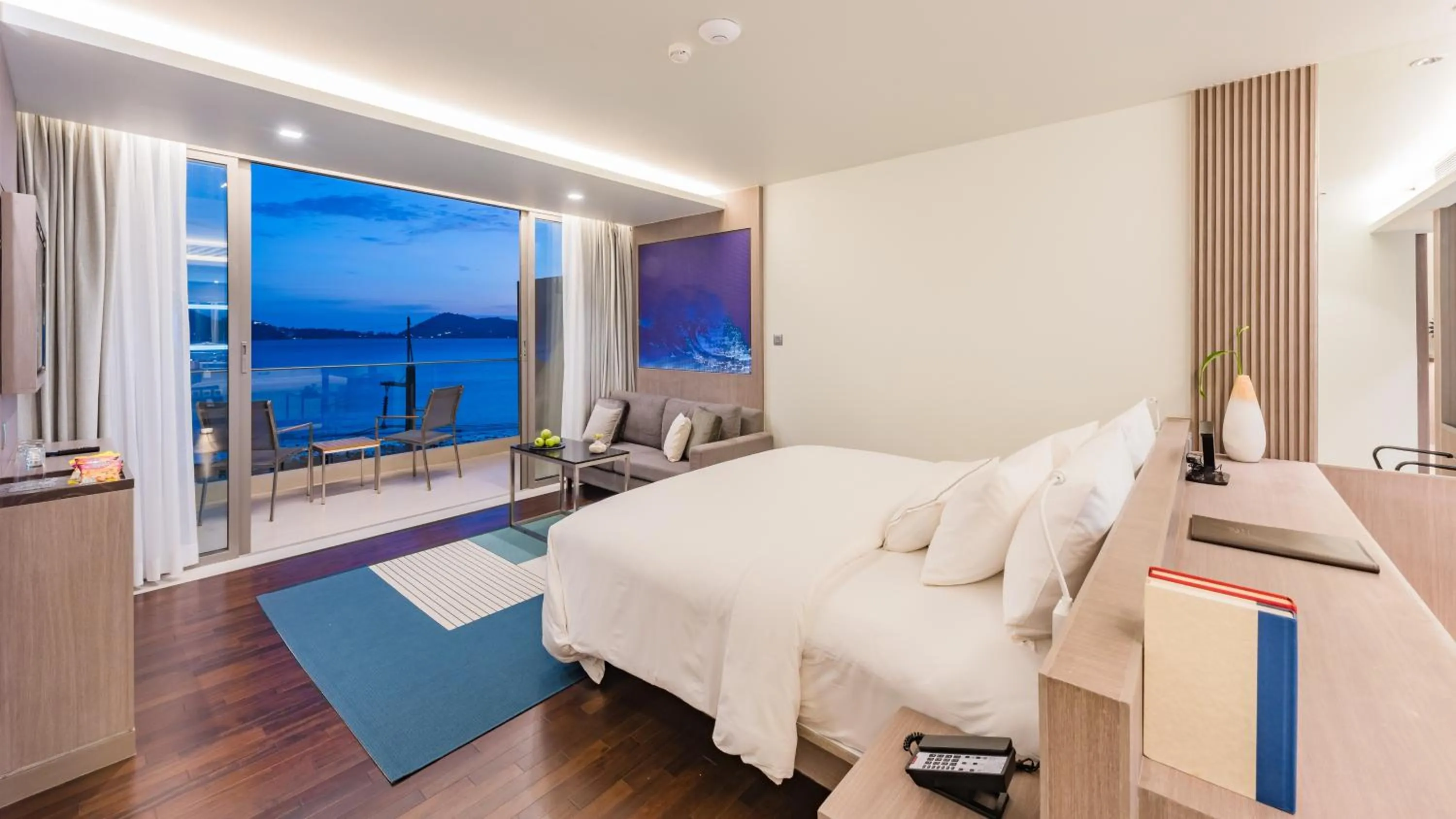 Grand Ocean Suite in Oceanfront Beach Resort