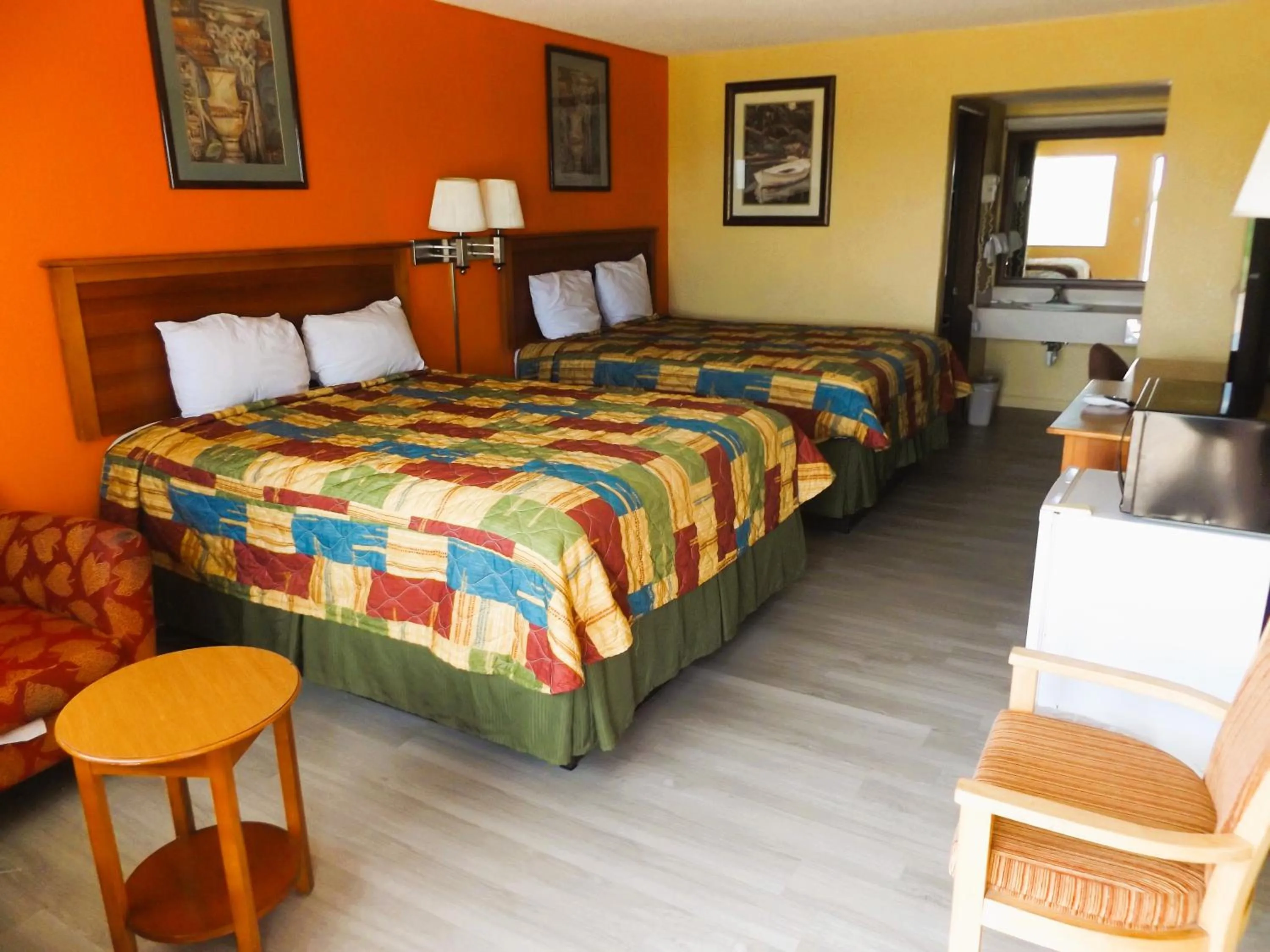 Deluxe Double Room in Regency Inn