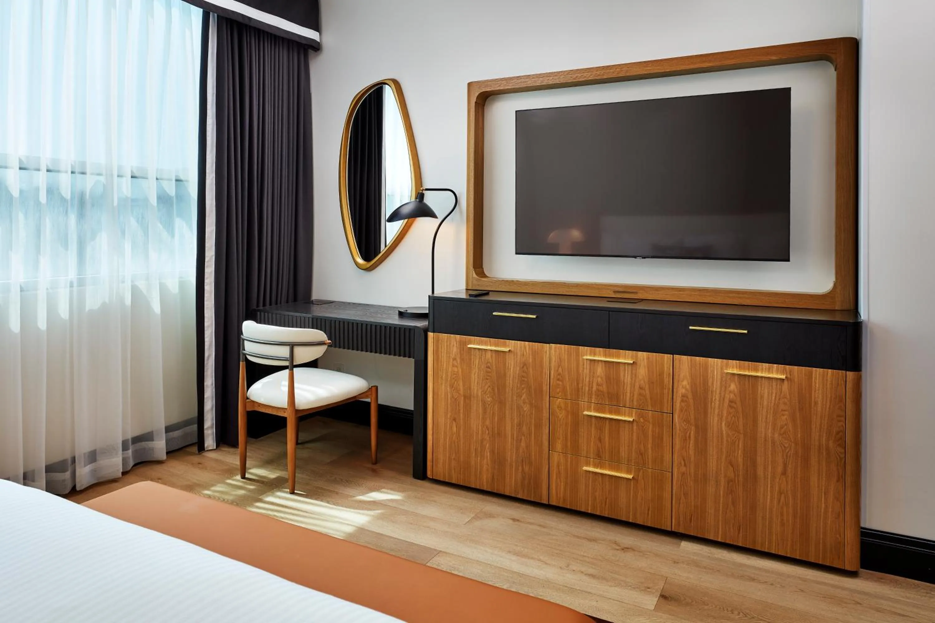 Executive King Room in Elan Hotel