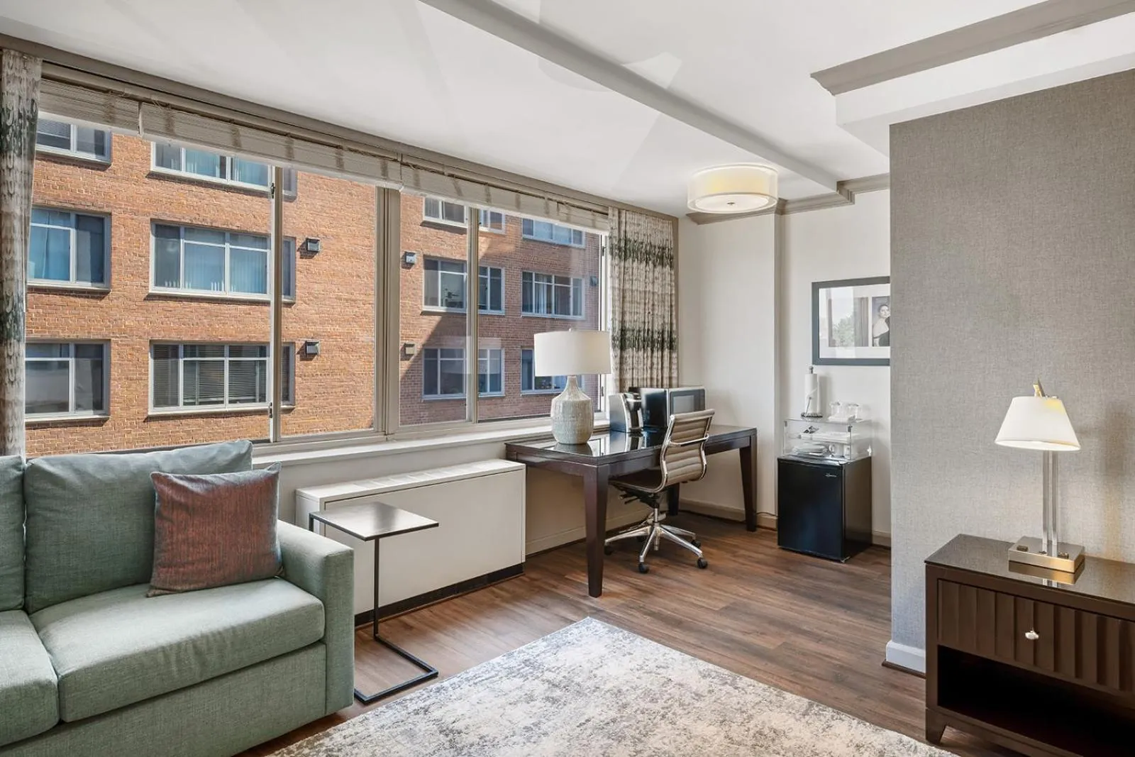 Studio Queen in The River Inn