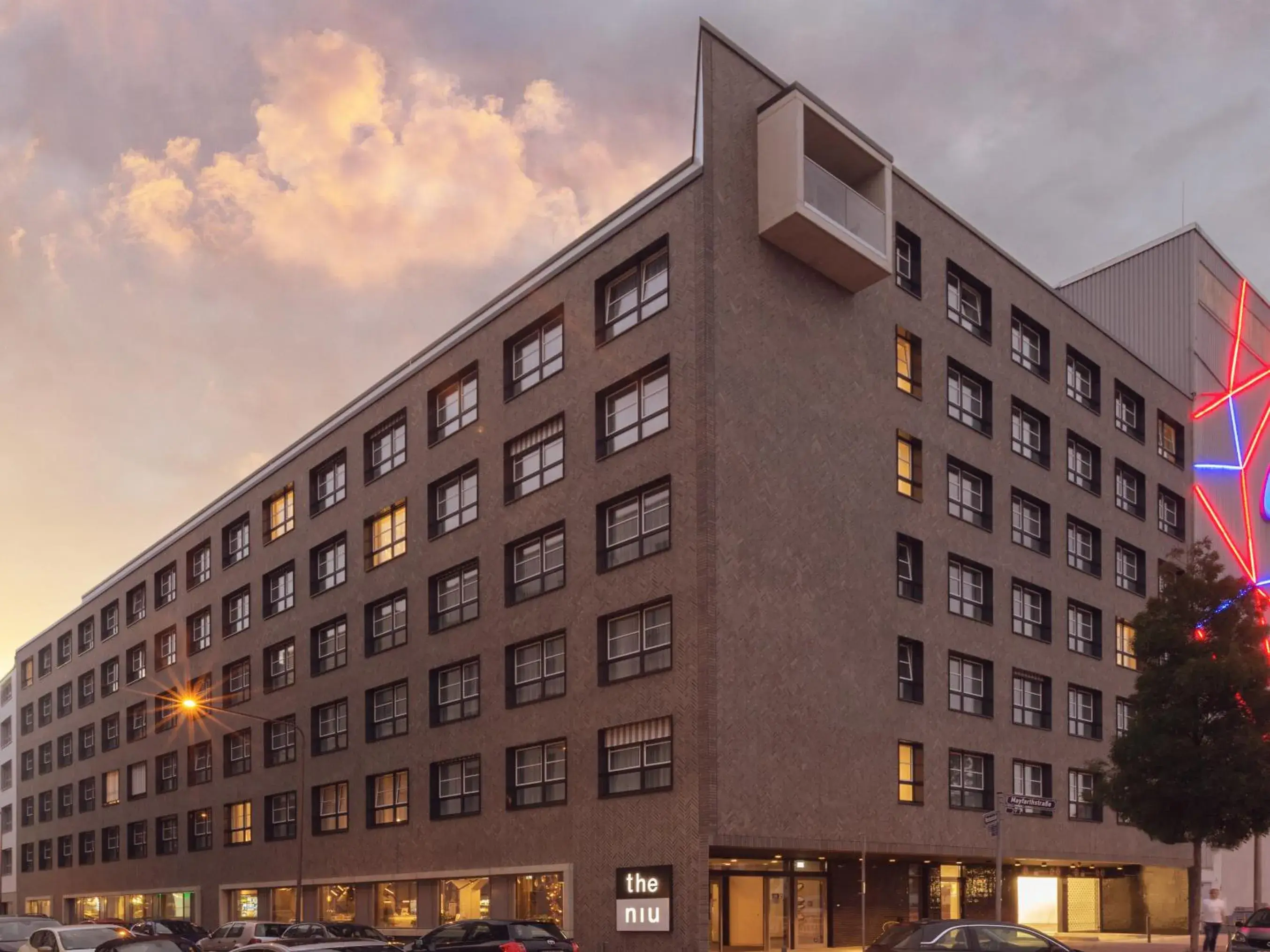 Holiday Inn - the niu, Coin Frankfurt Ostend by IHG Holiday Inn - the niu, Coin Frankfurt Ostend by IHG