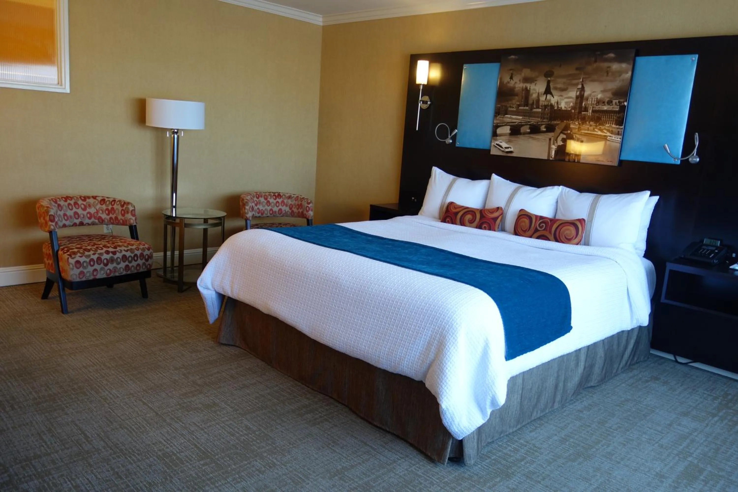 Deluxe King Room with One King Bed  in The Dylan Hotel at SFO