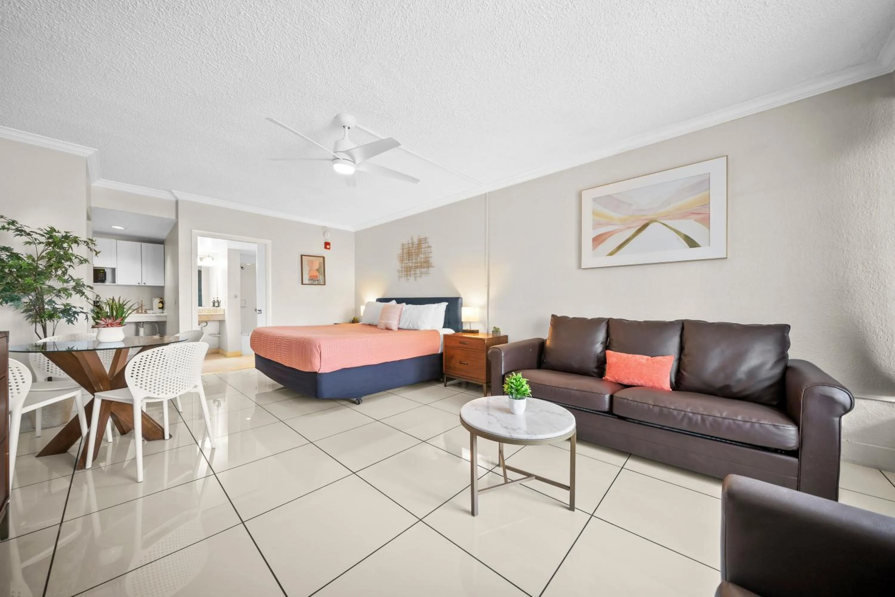 Junior Suite Accessible King with Kitchenette and Sofa Bed in Boca Plaza