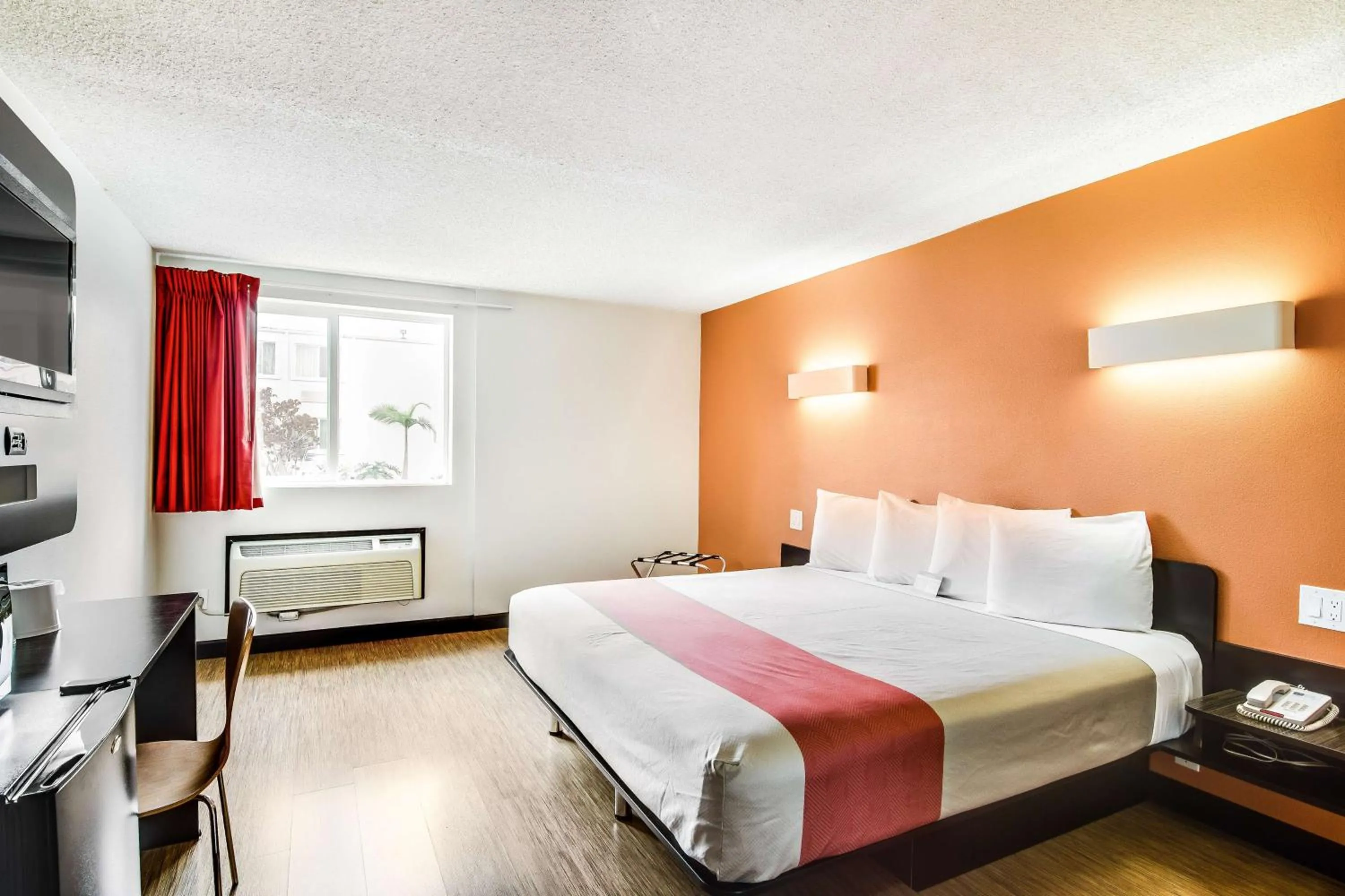 Deluxe King Room - Non-Smoking in Motel 6-Carson, CA