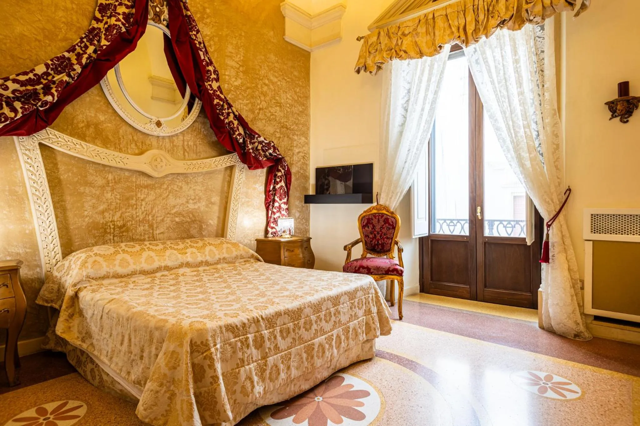 Superior Suite in Palazzo Gallo Resort