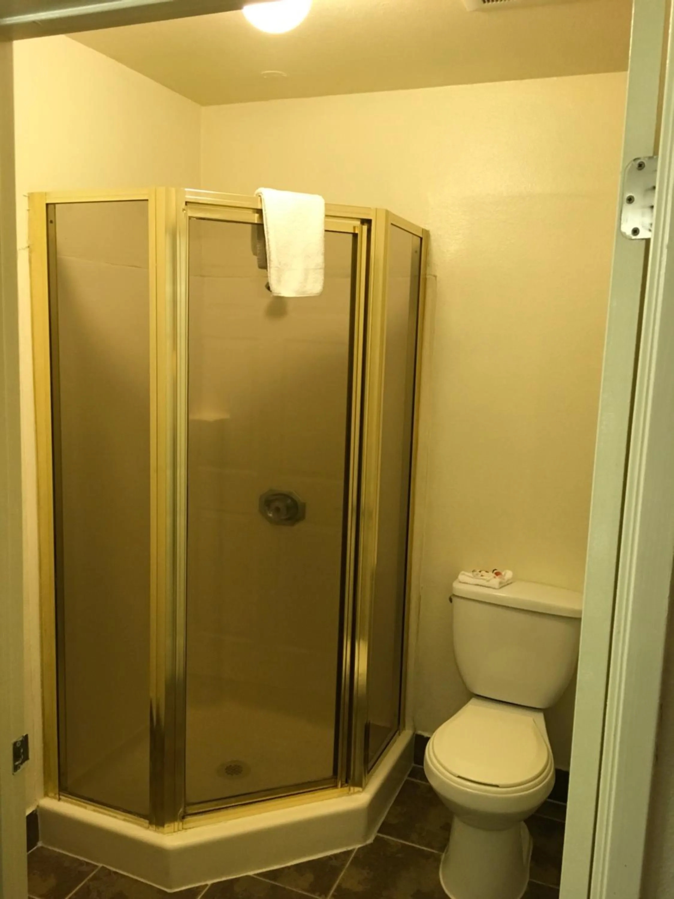 King Suite - Non-Smoking in Ramada by Wyndham Ontario Airport & Convention Center