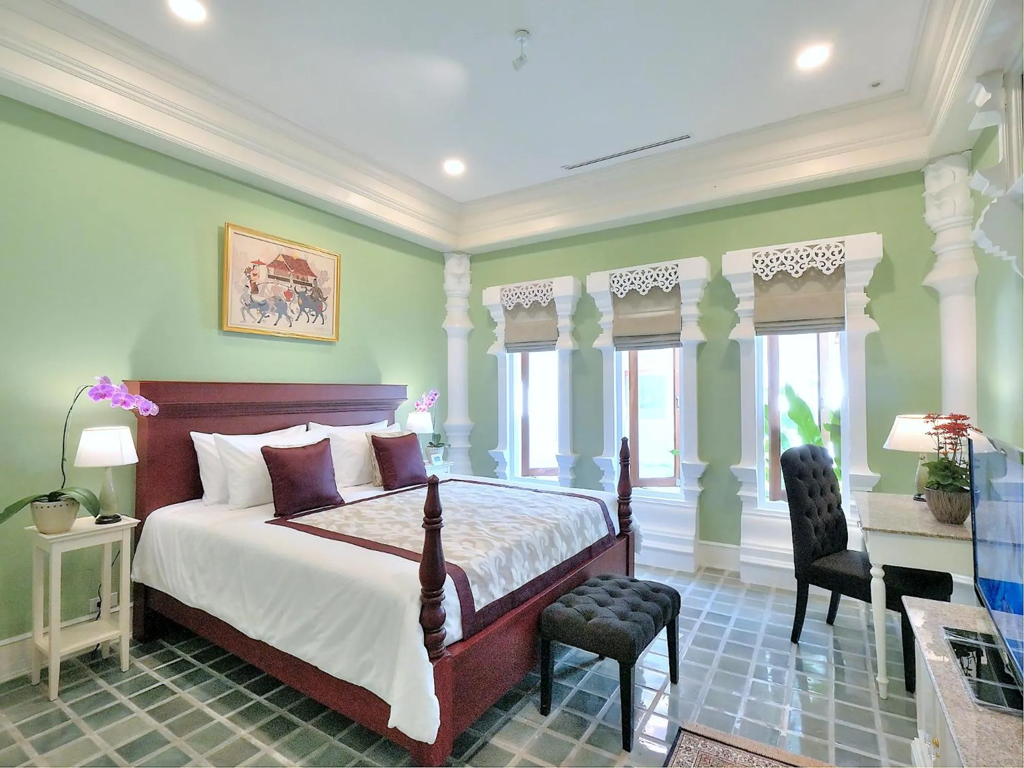 Superior King Suite in MonPanaNont Wellness