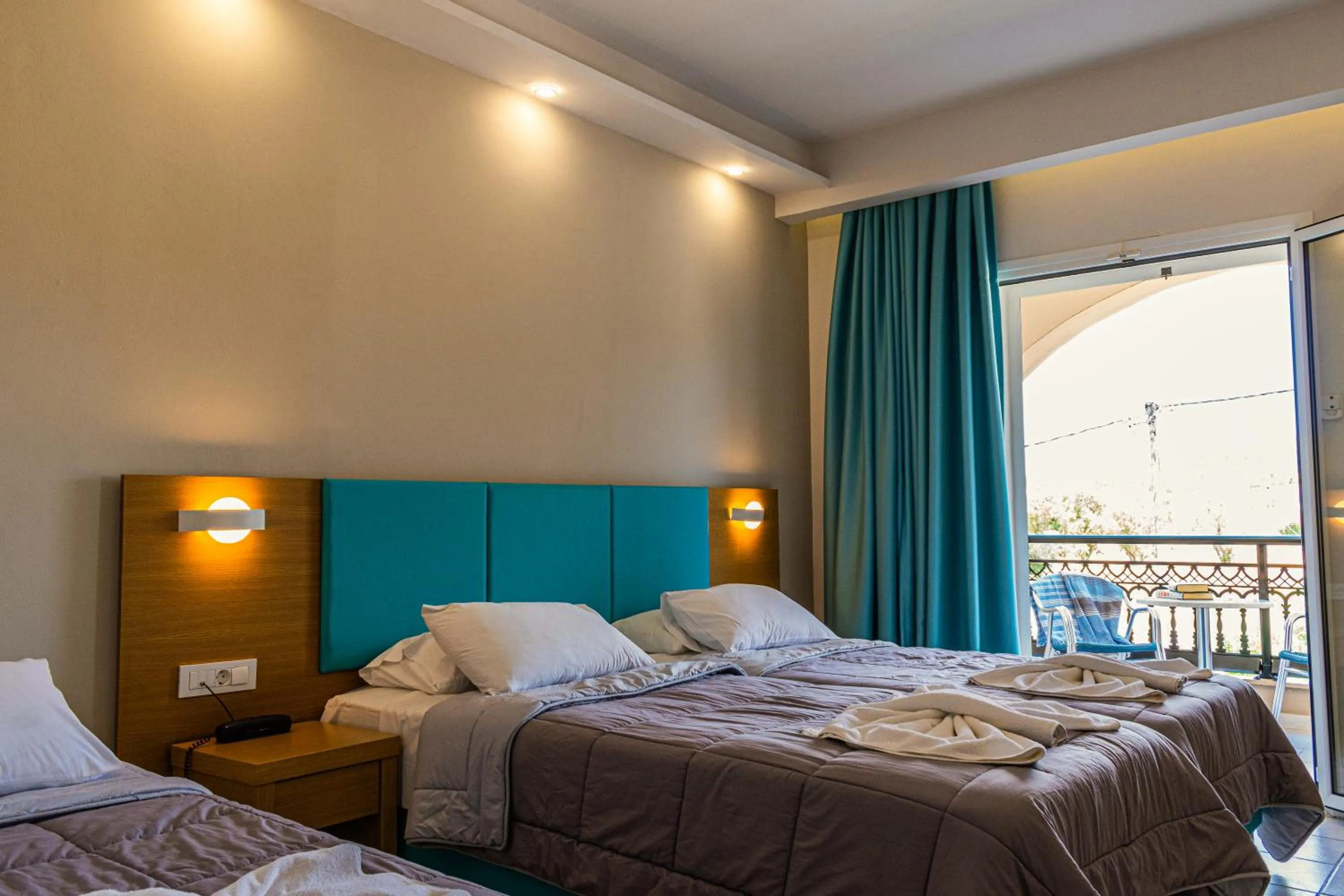 Triple Room with Mountain View in Dennys Inn Hotel