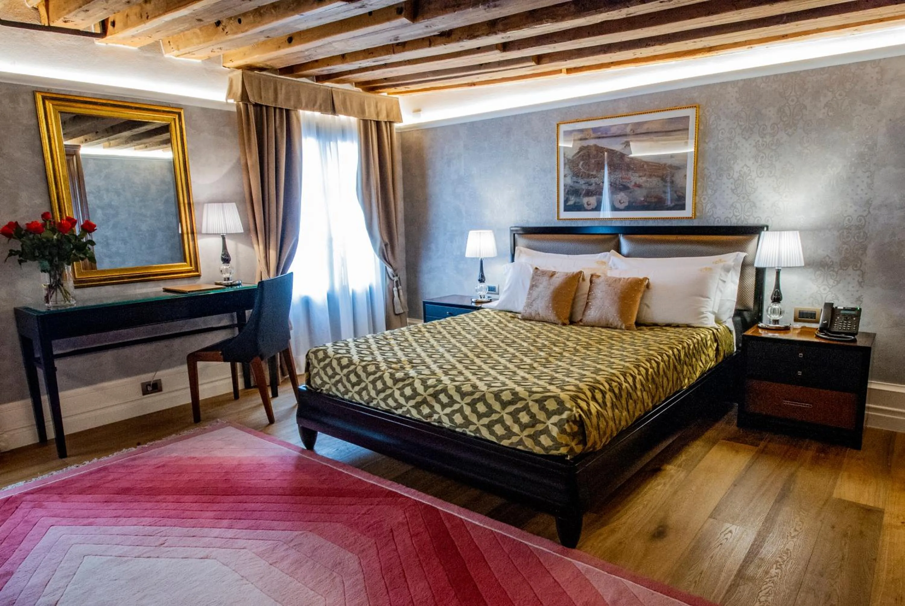 Deluxe Double Room with Extra Bed and  San Salvador Canal view. - single occupancy in EGO' Residence Venice