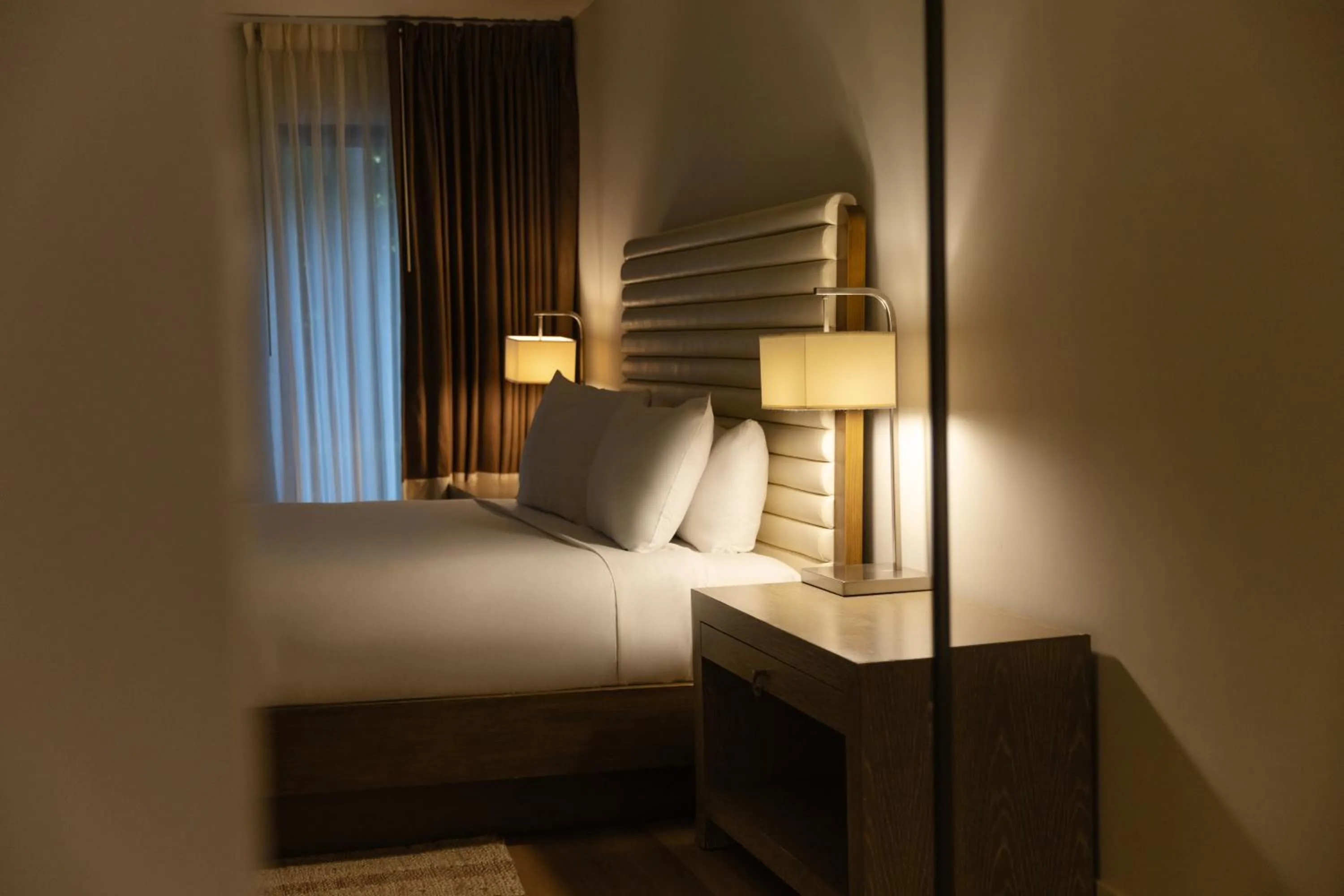 Superior One King Bed in Luxe Sunset Boulevard Hotel