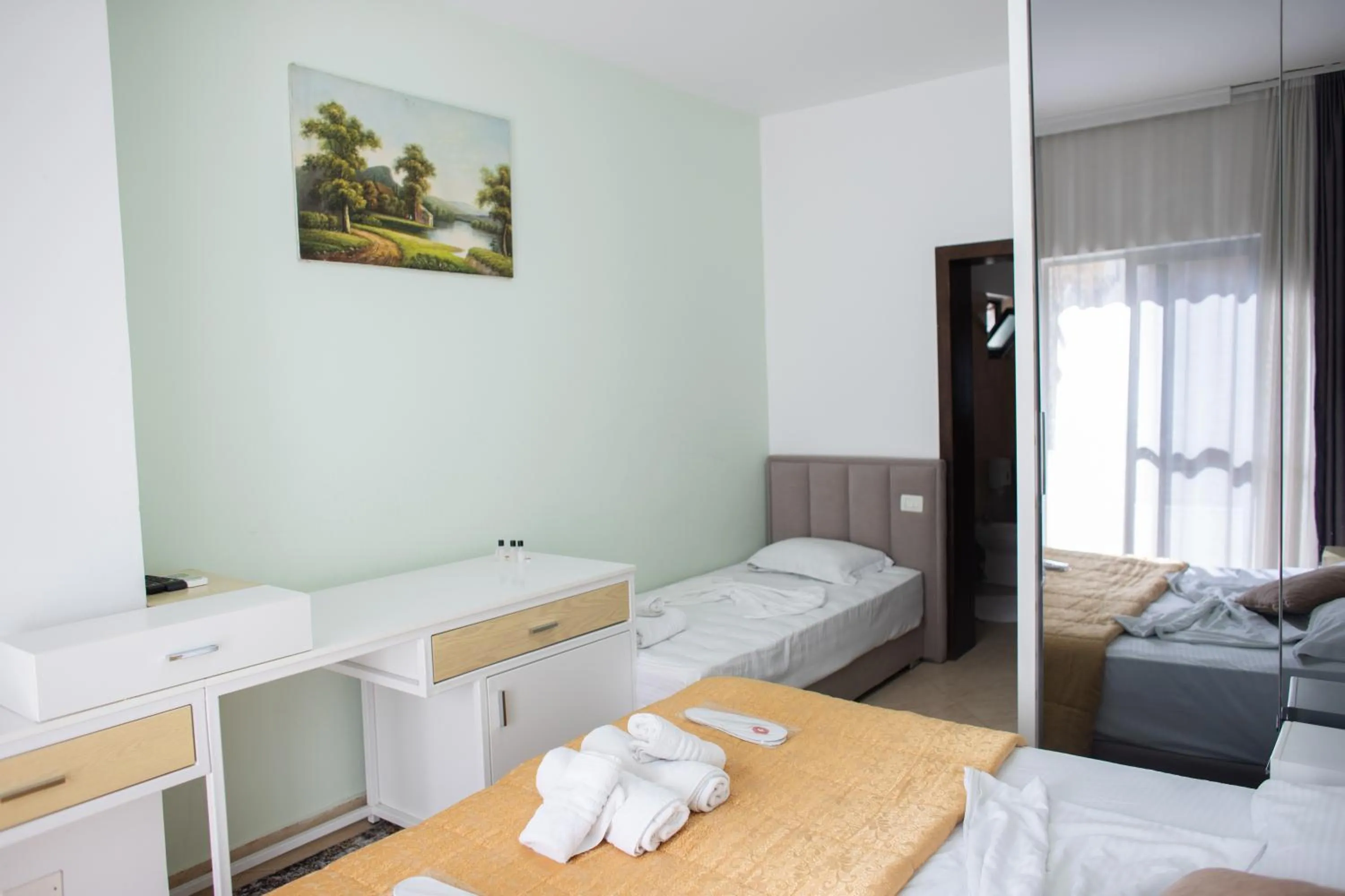 Standard Triple Room in VILA SANREMO