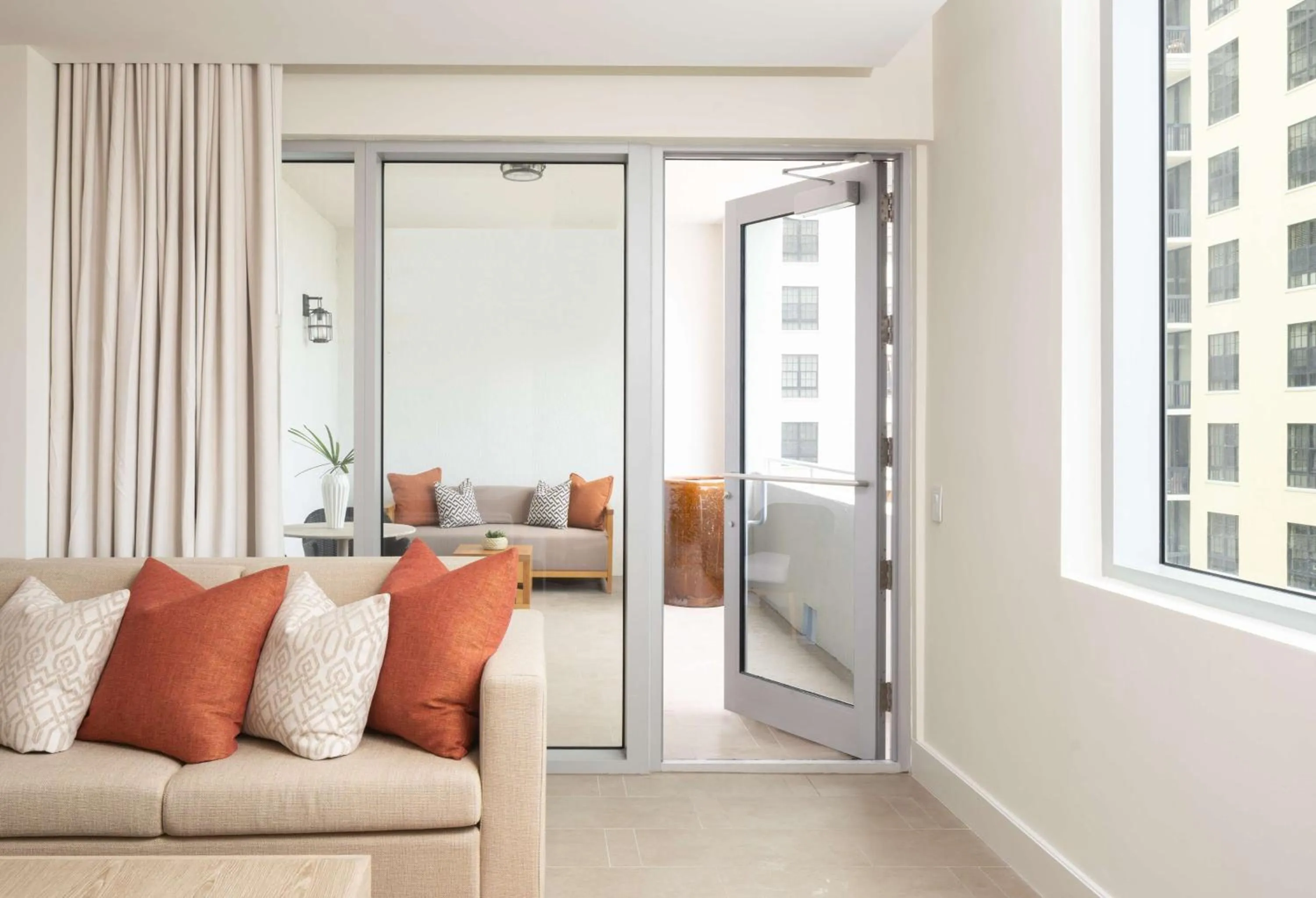 King Suite with Balcony in Canopy West Palm Beach - Downtown