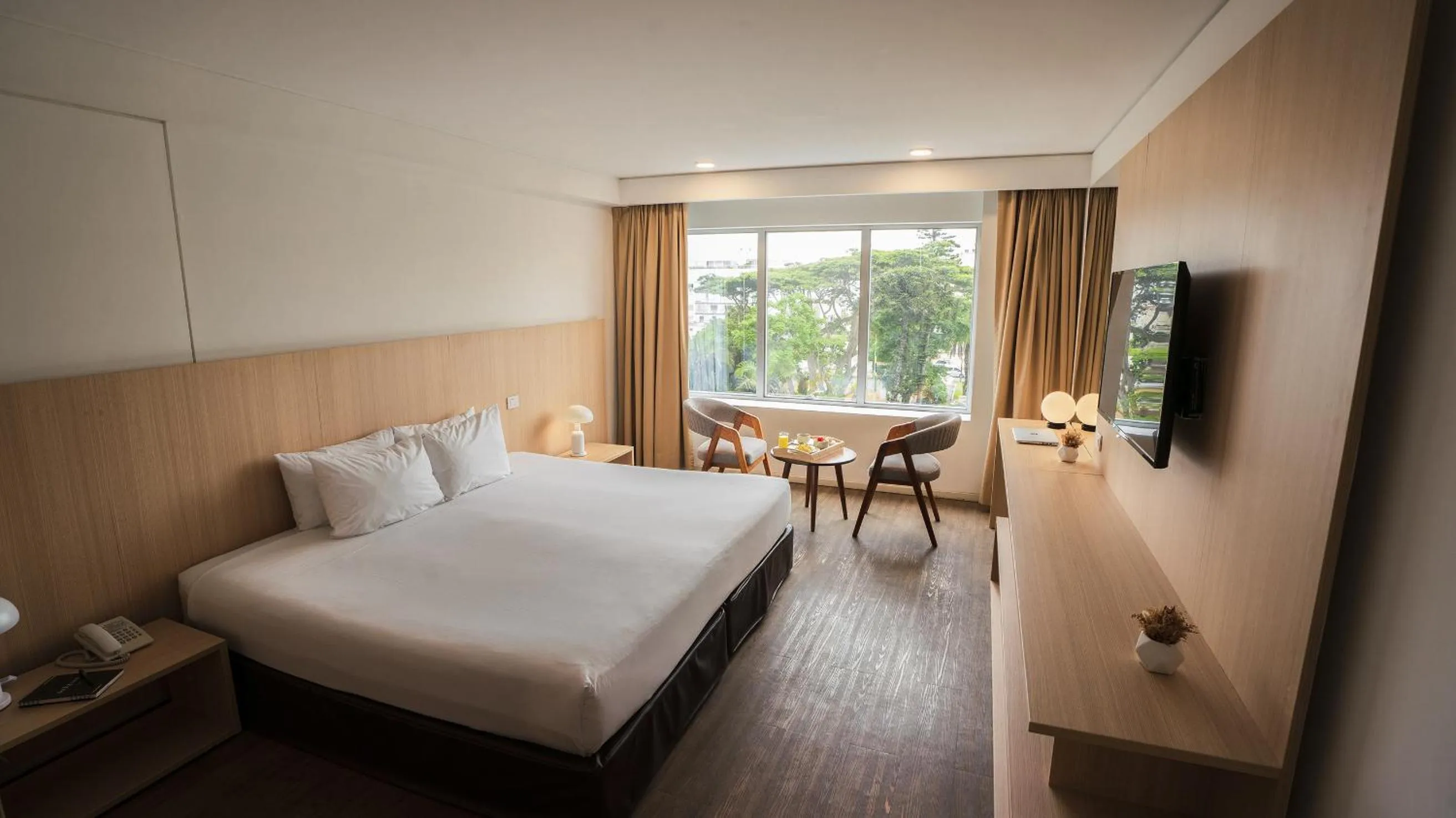 King Room - Non-Smoking in Dazzler by Wyndham Lima Miraflores