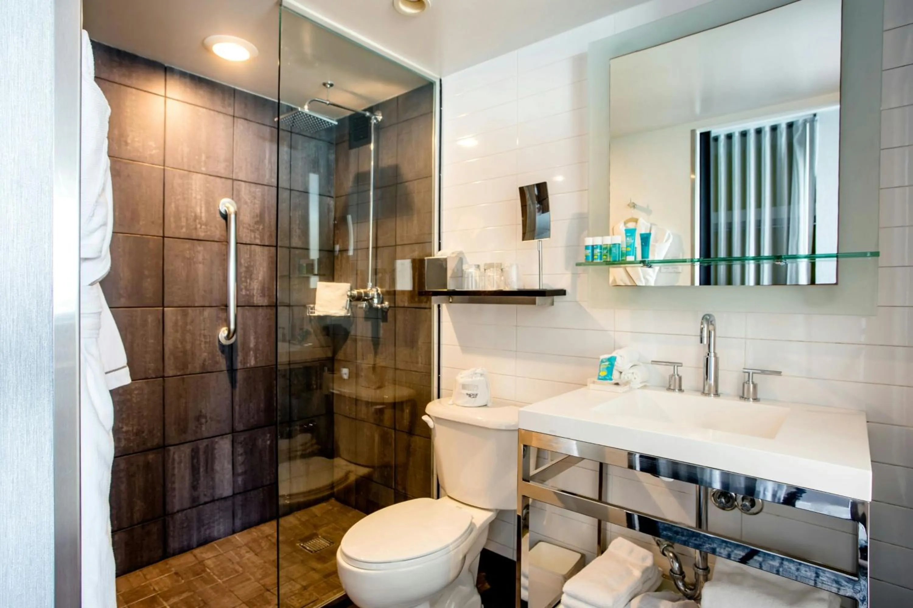 King Room with Lake View in The Wade