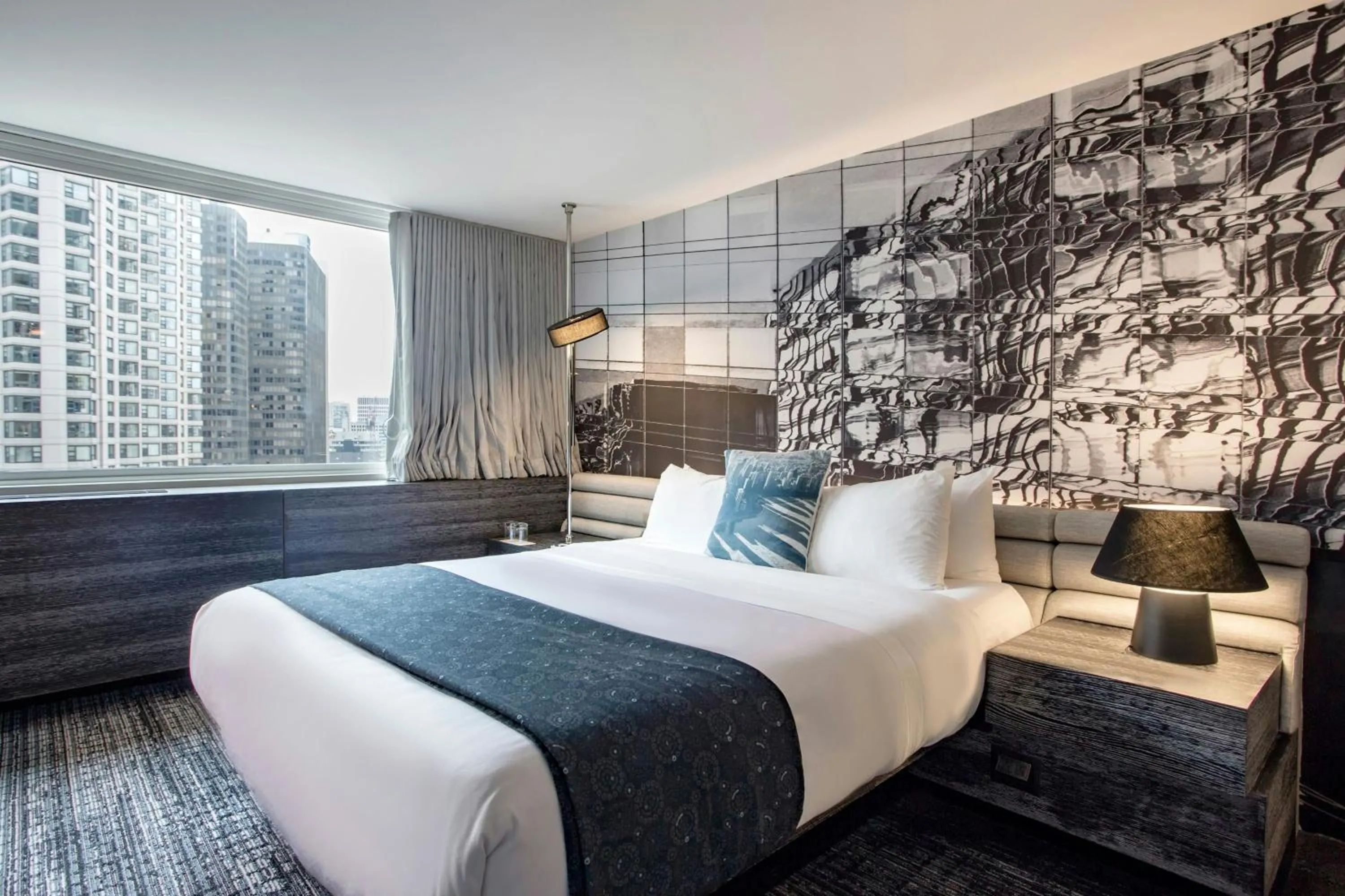 King Room with City View and Adapted Tub - Mobility and Hearing Accessible in The Wade