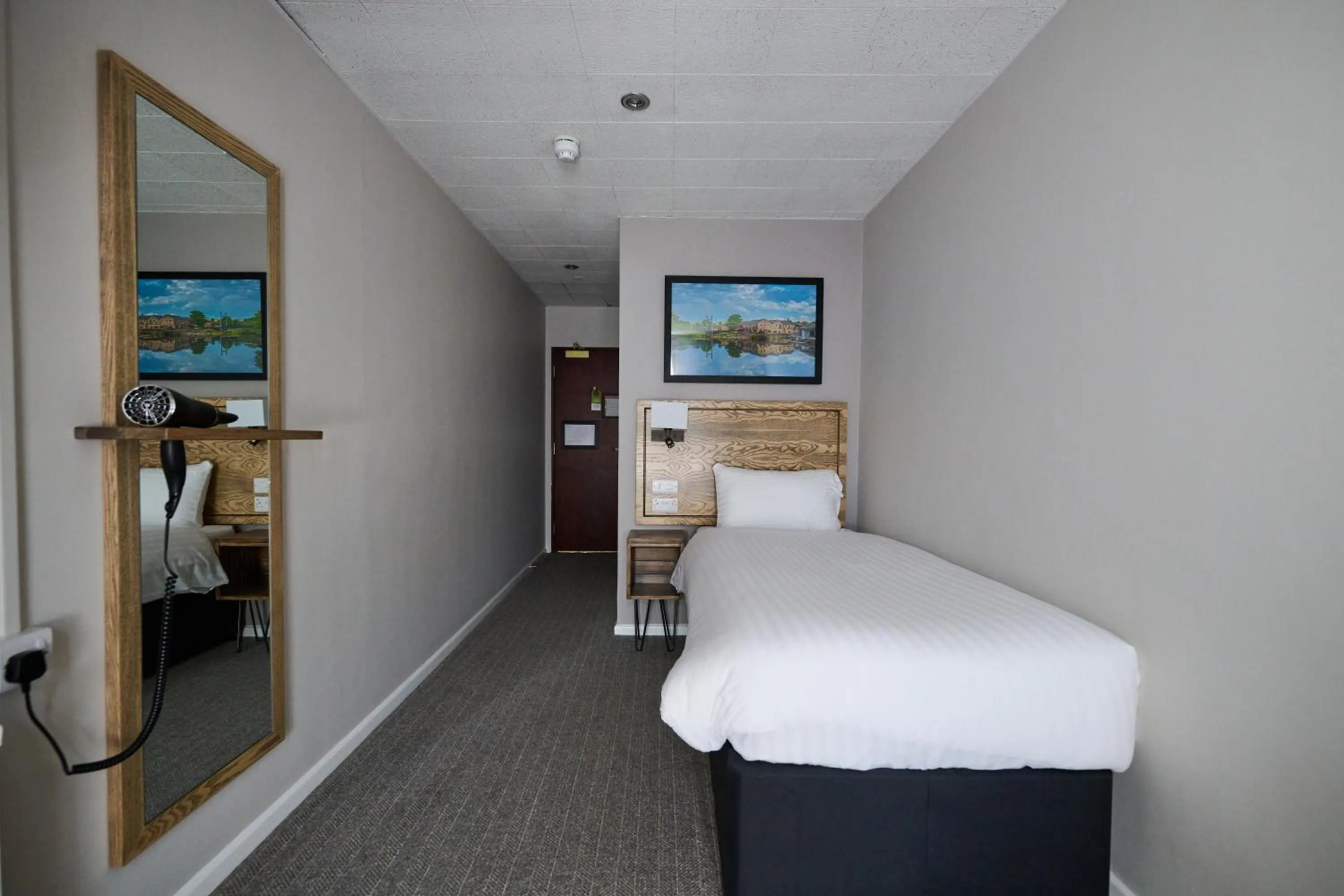 Standard Single Room in White Hart, Exeter by Marston's Inns