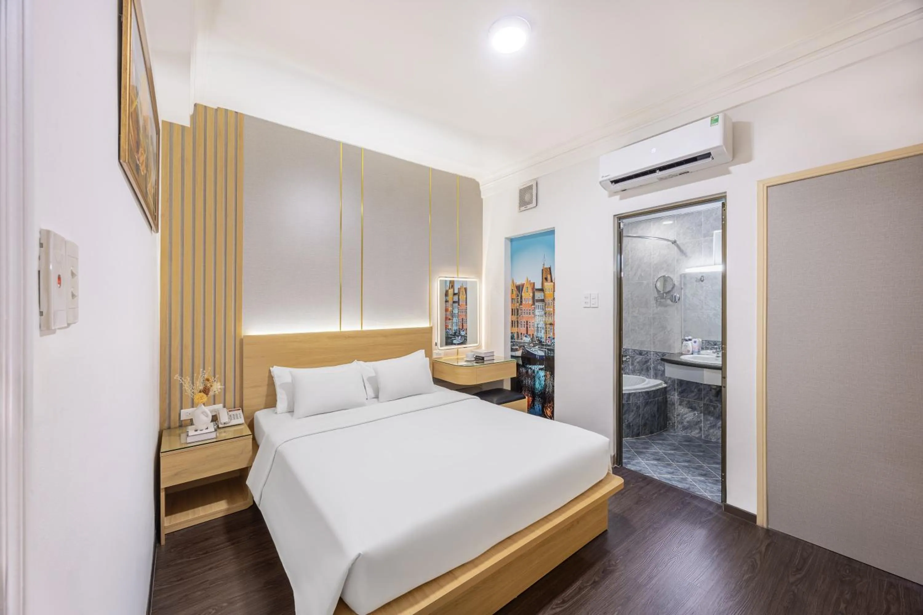 Superior Double Room in A25 Hotel - 22 Nguyễn Cư Trinh