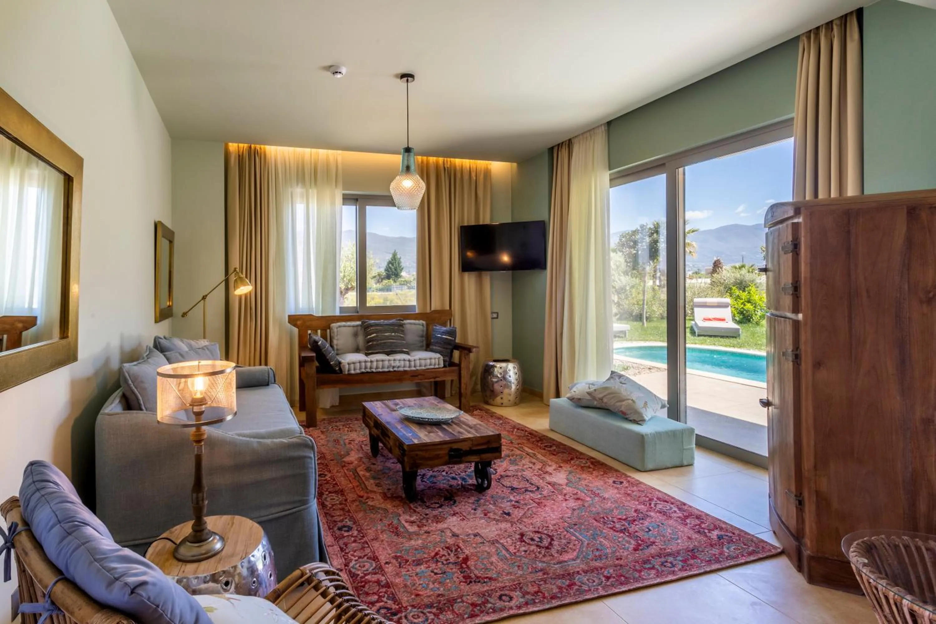 Suite with Private Pool in Elysian Luxury Hotel and Spa