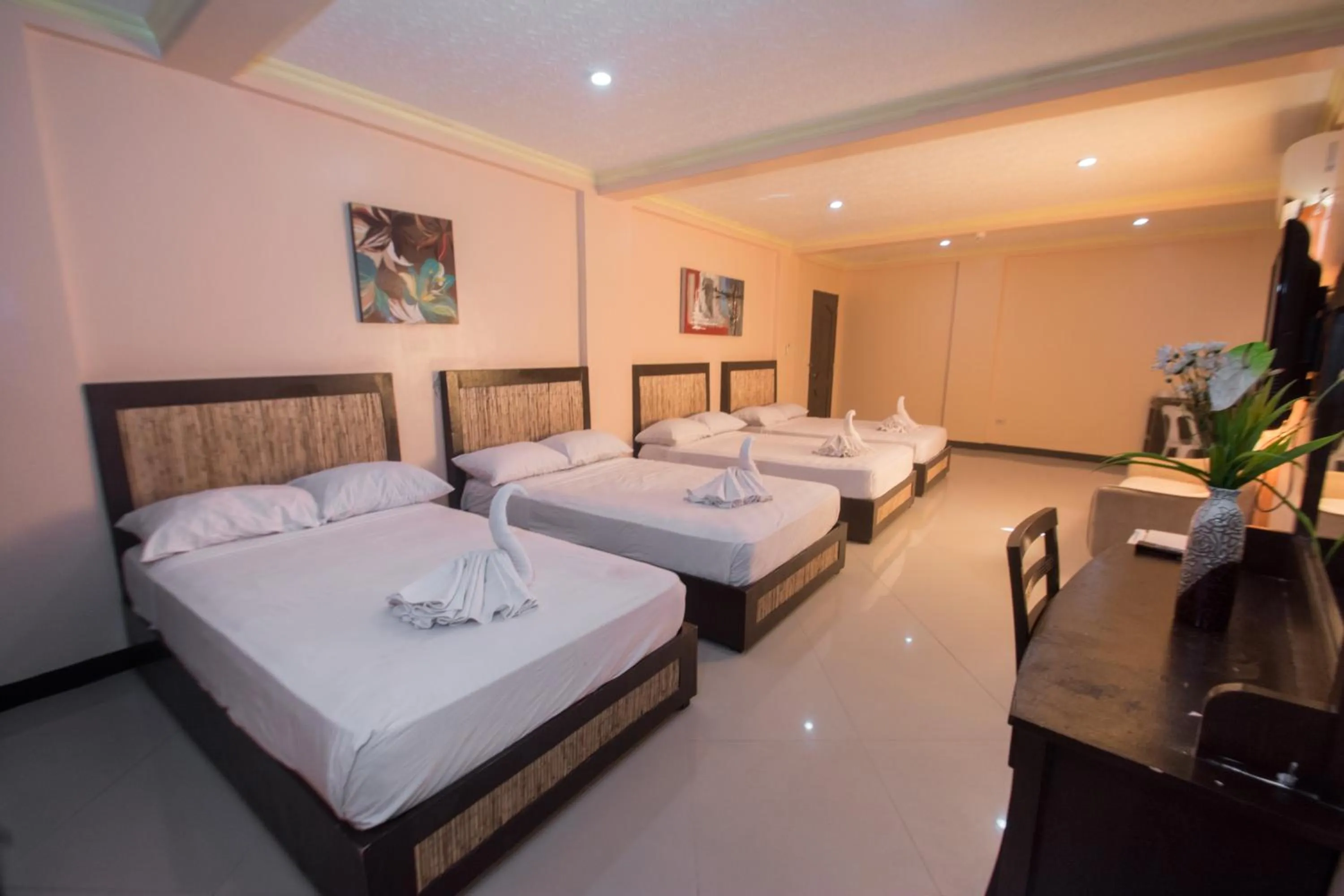 Grand Family Room in Bamboo Beach Resort & Restaurant