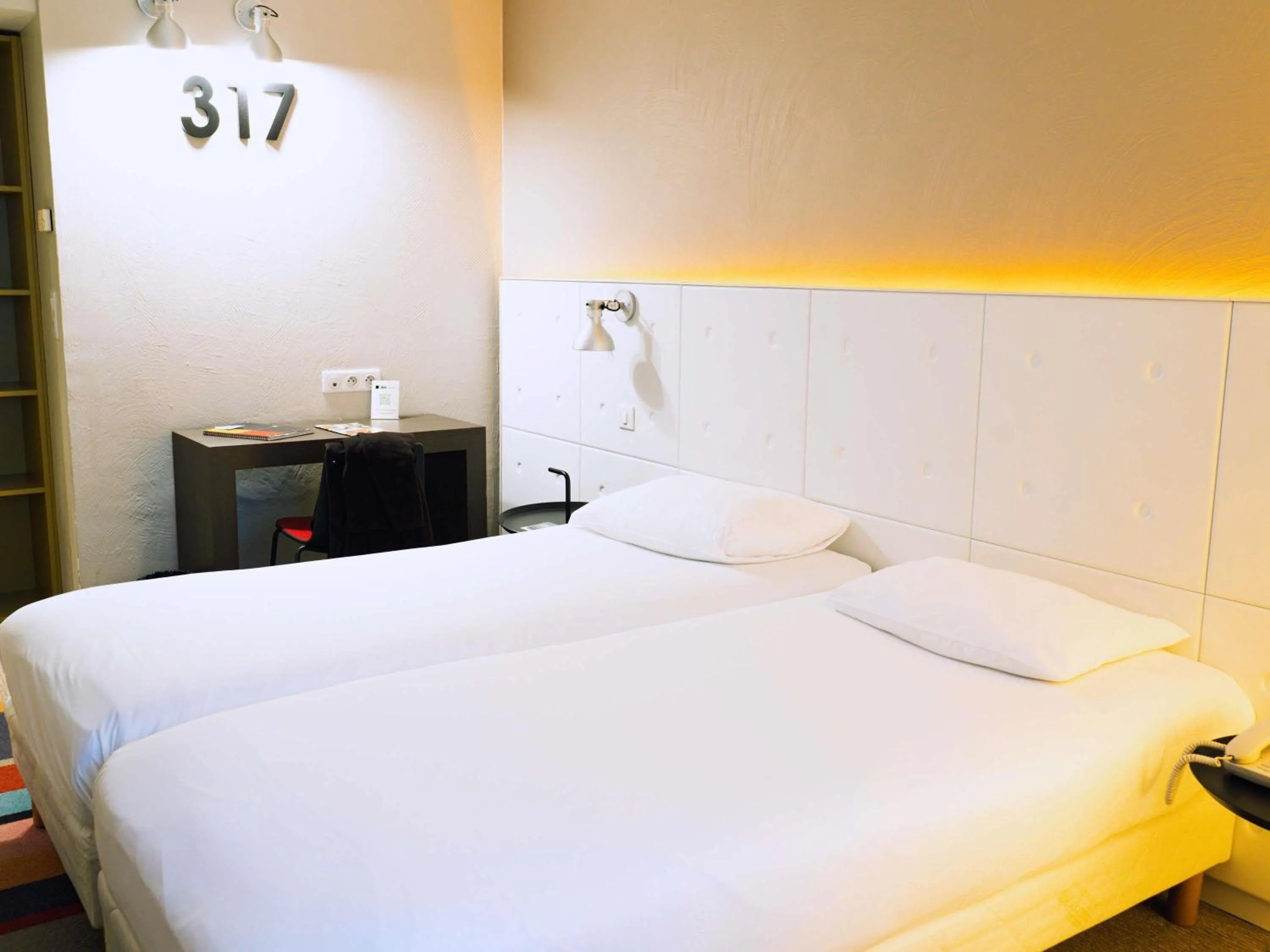 Standard Twin Room - single occupancy - Non-Smoking in ibis Styles Lyon Sud Vienne