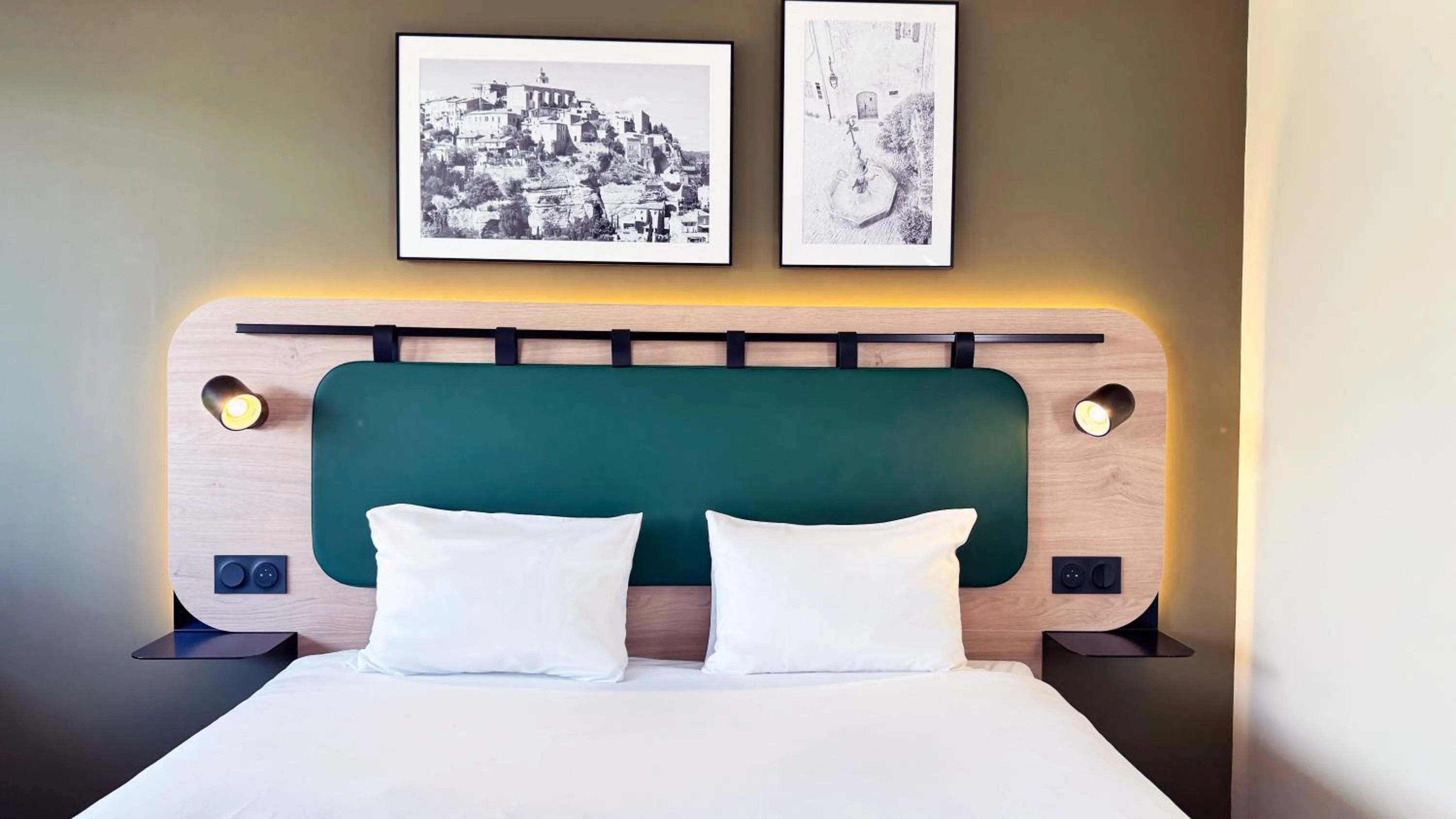 Superior Double Room with Sofa Bed in Campanile Clermont Ferrand - Le Brezet