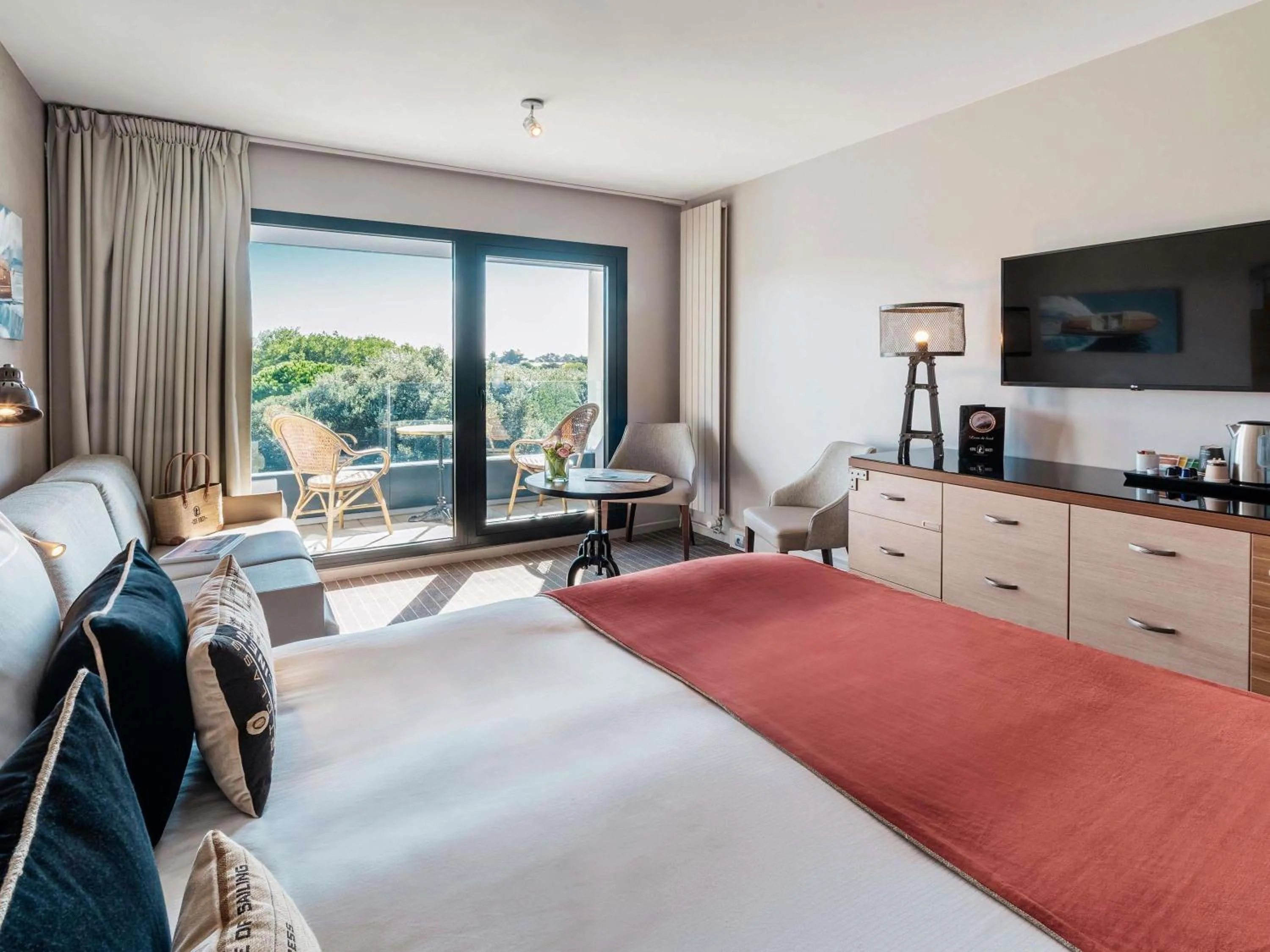 Classic Queen Room with Sofa Bed - Sea View in Côte Ouest Thalasso & Spa Les Sables d'Olonne - MGallery Collection