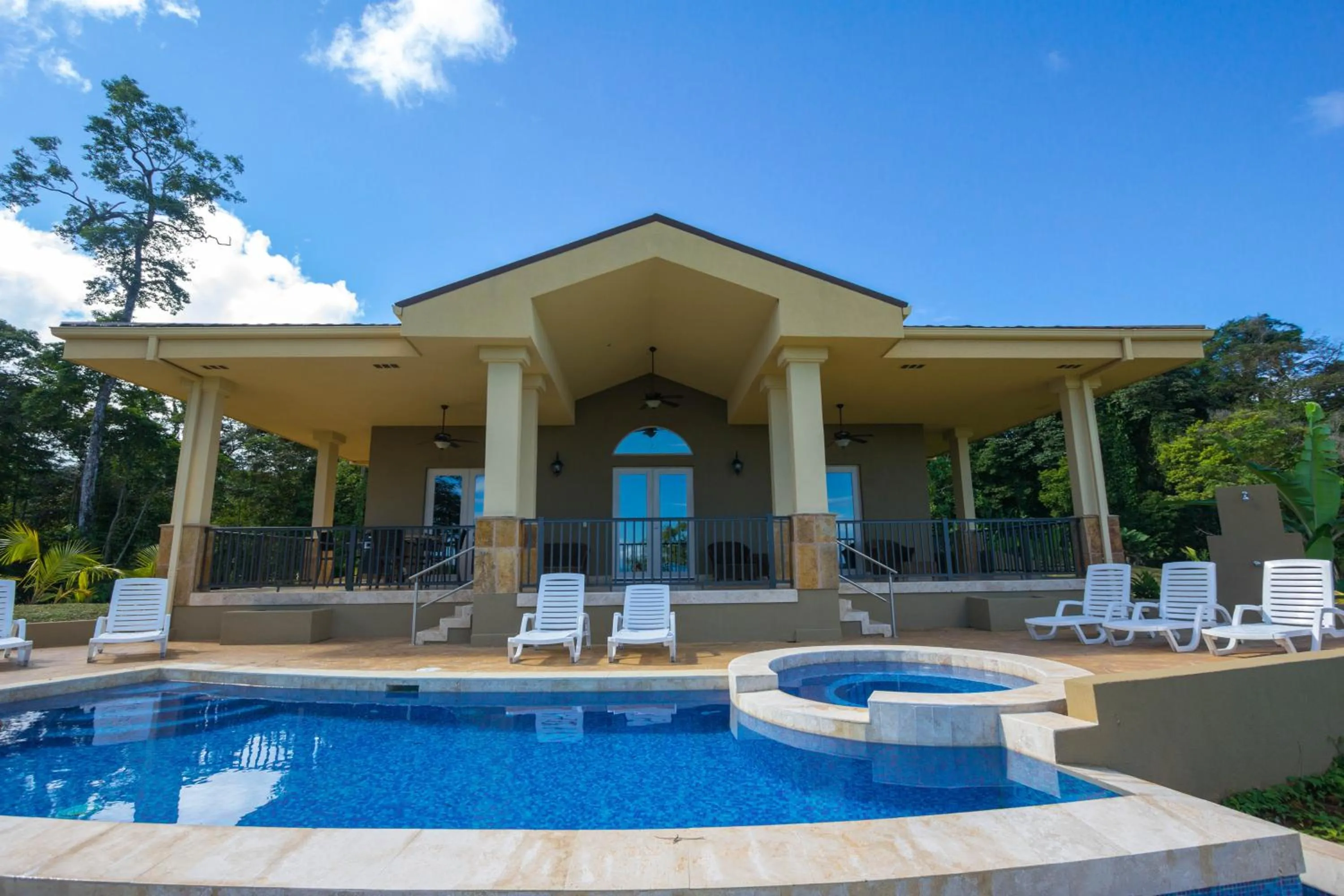 Villa with Private Pool in Red Frog Beach Island Resort