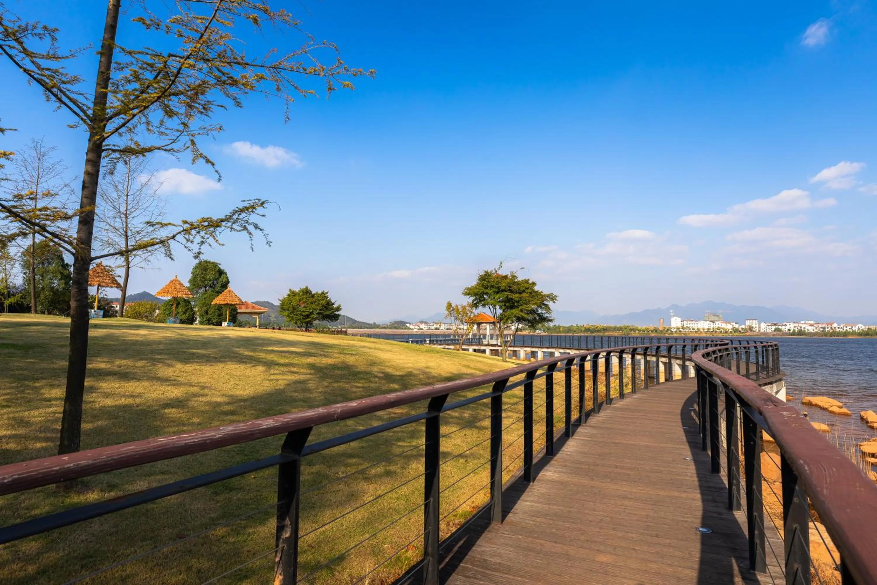 Business Suite in Your World International Conference Centre Hotel