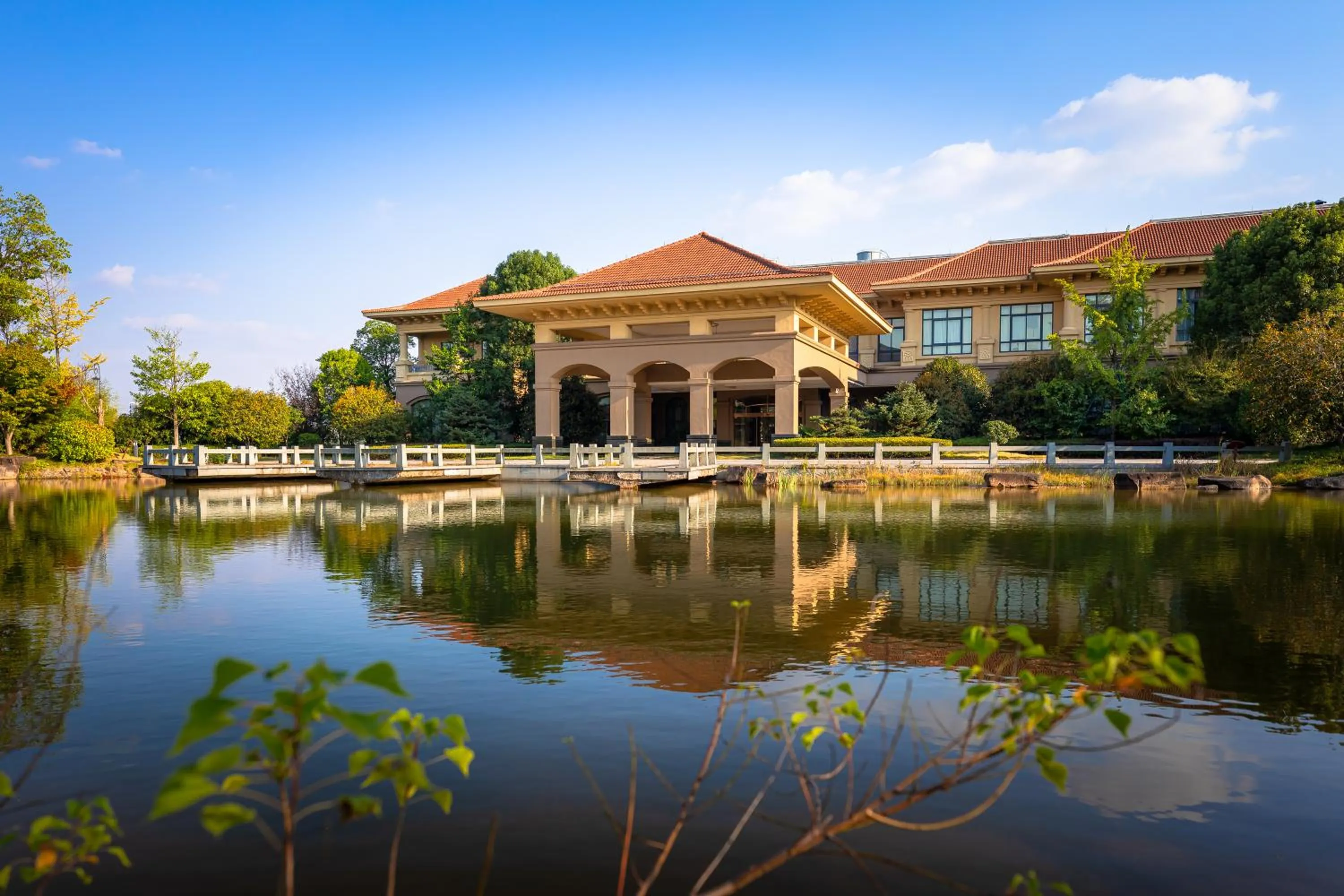 Deluxe King or Twin Room with Lake View in Your World International Conference Centre Hotel