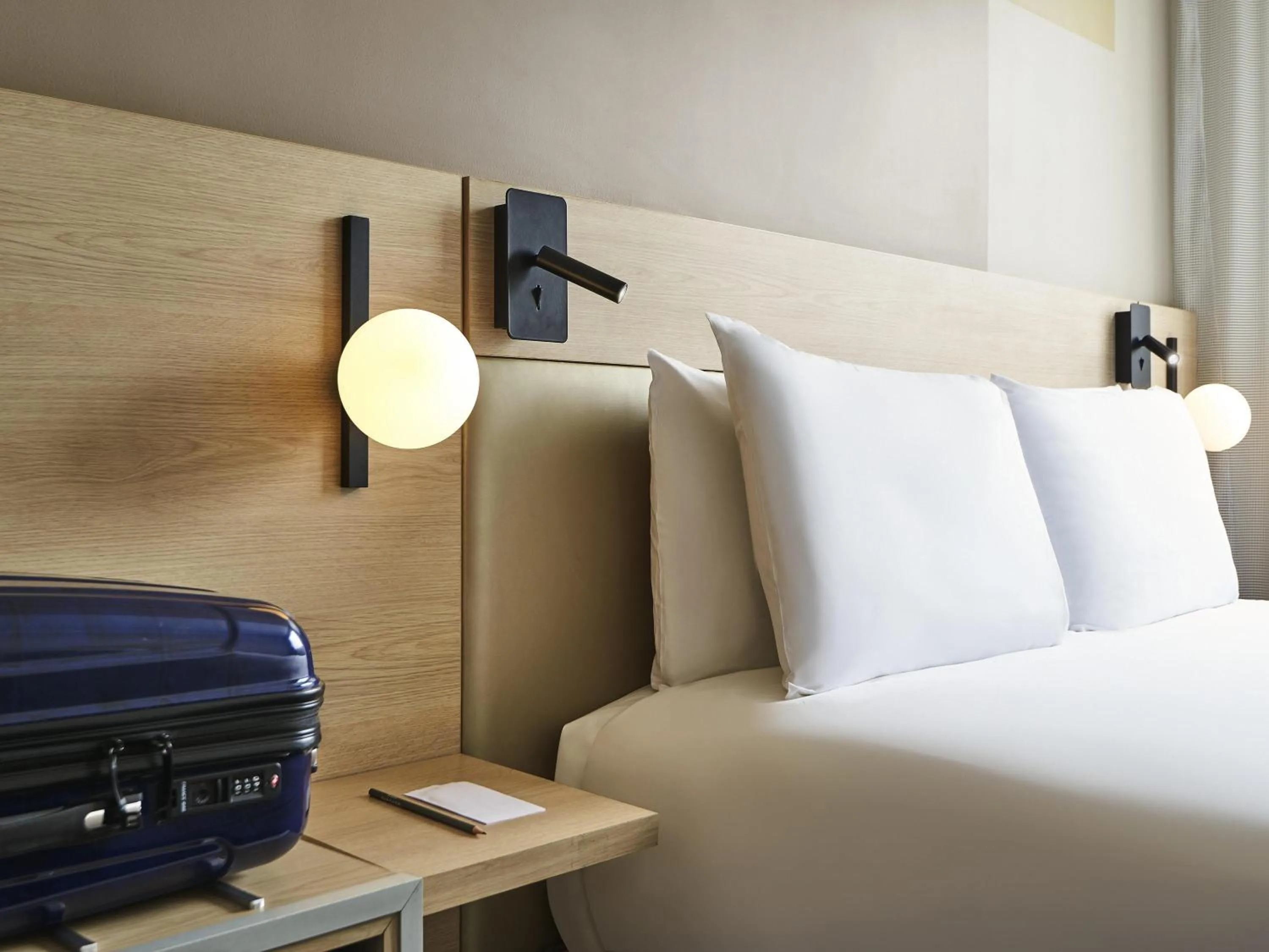 Suite with One Double Bed and One Sofabed in Mercure Paris 15 Porte de Versailles