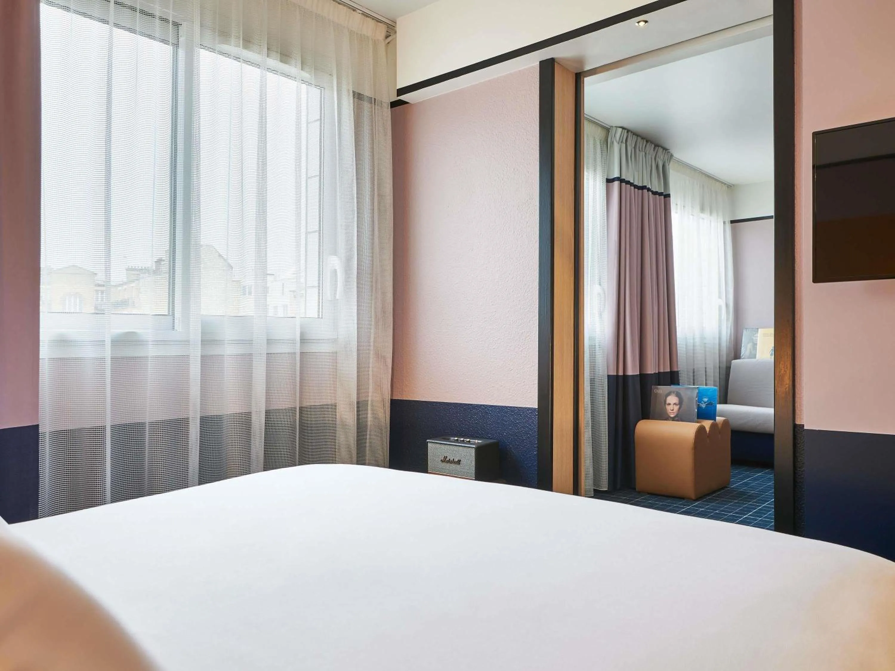 Suite with One Double Bed and One Sofabed in Mercure Paris 15 Porte de Versailles