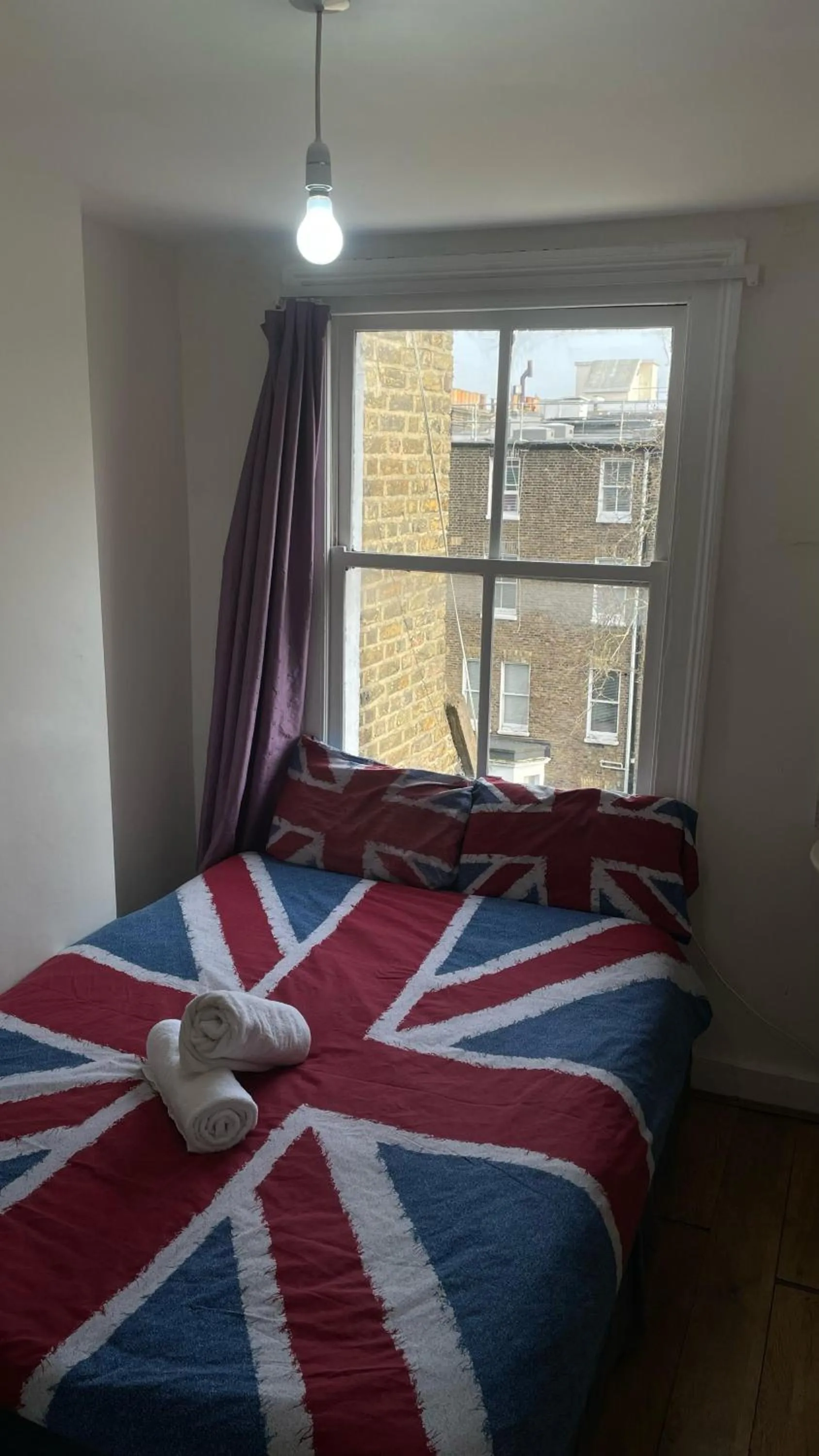 Standard Double Room with Shared Bathroom in Saint James Backpackers