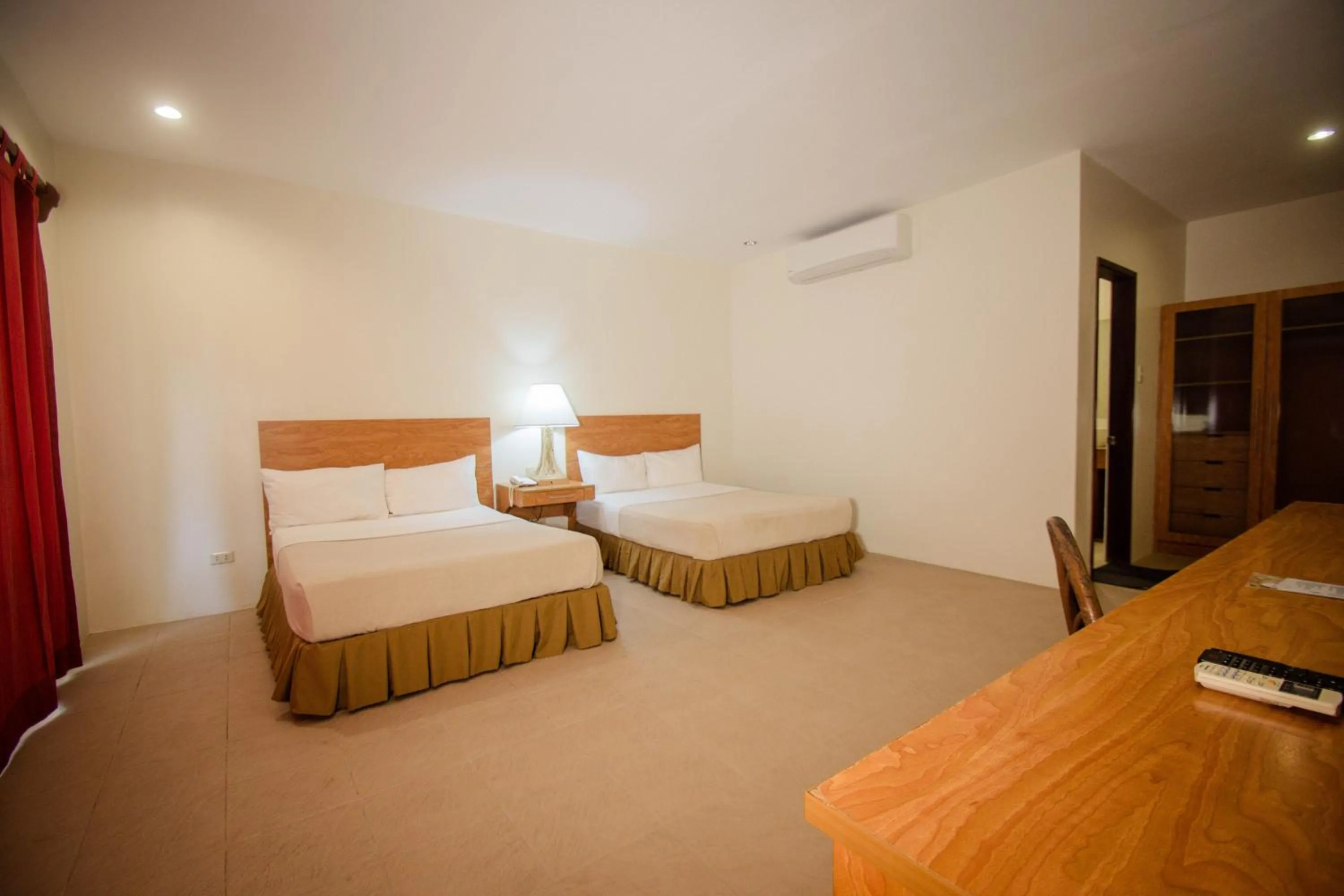 Lagoon Deluxe in Almont Inland Resort