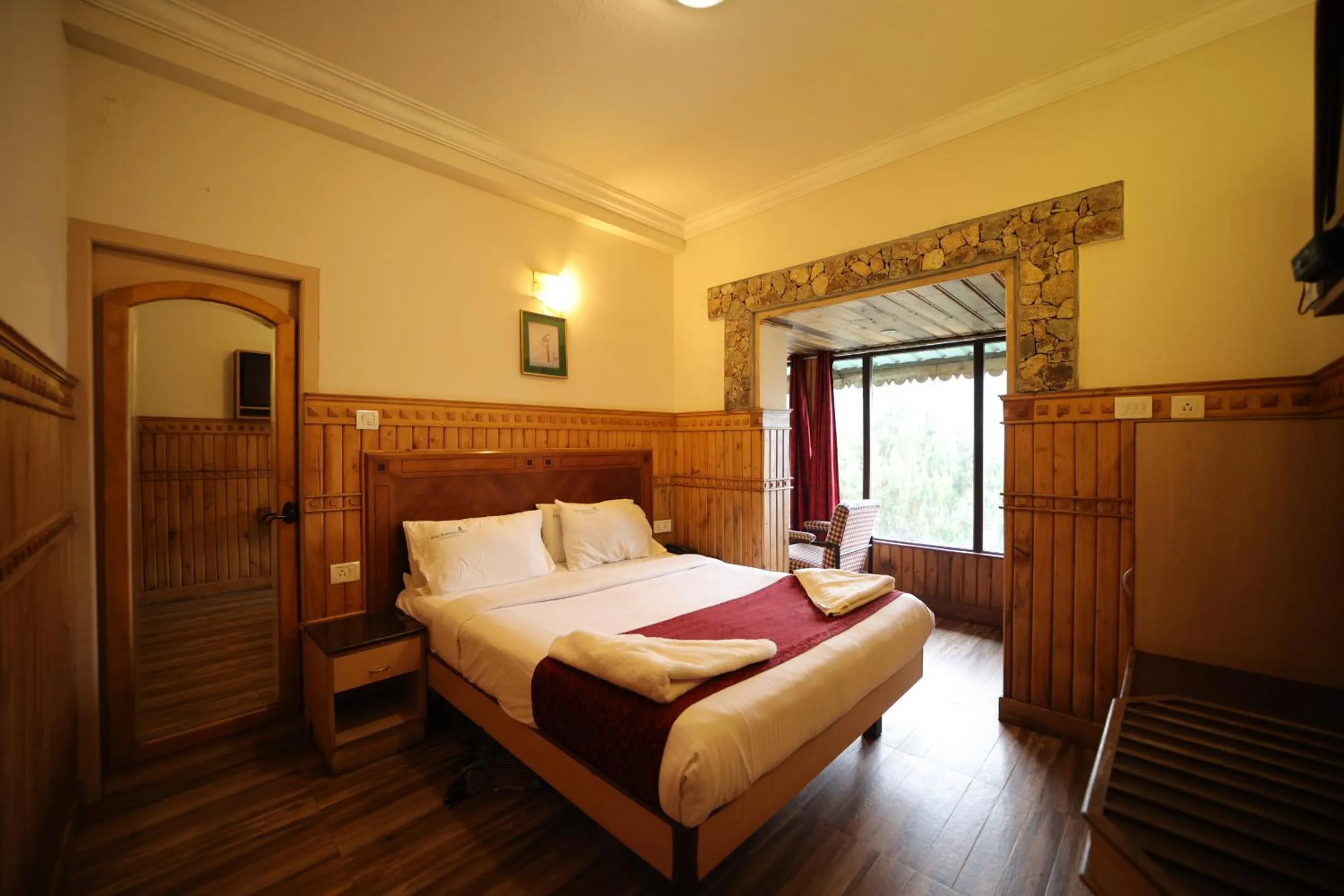 Double Room - single occupancy in Pine Borough Inn