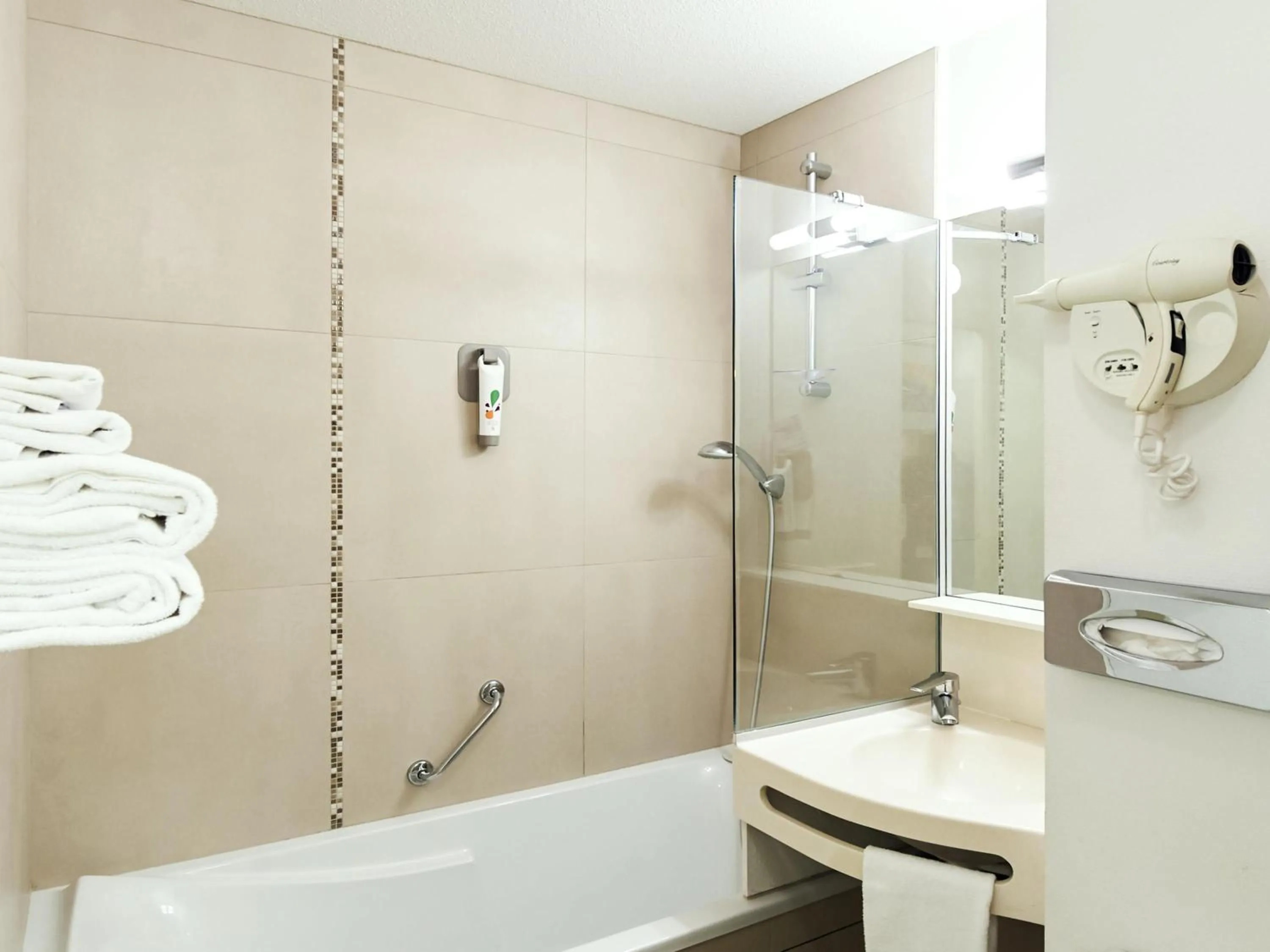 Standard Double Room - single occupancy in ibis Styles Ouistreham