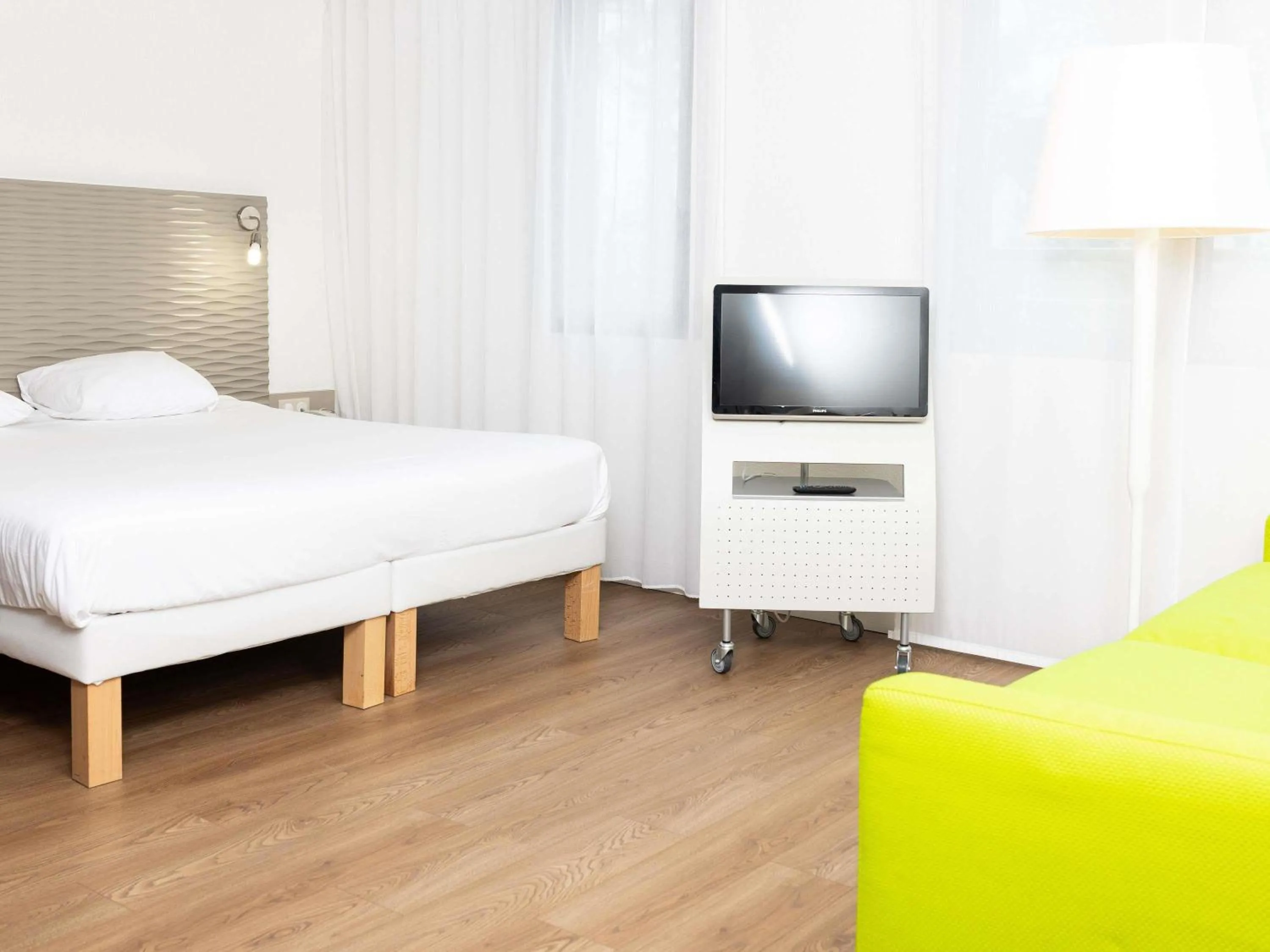 Family Suite with 1 Double Bed and 1 Sofa Bed in ibis Styles Lille Aéroport