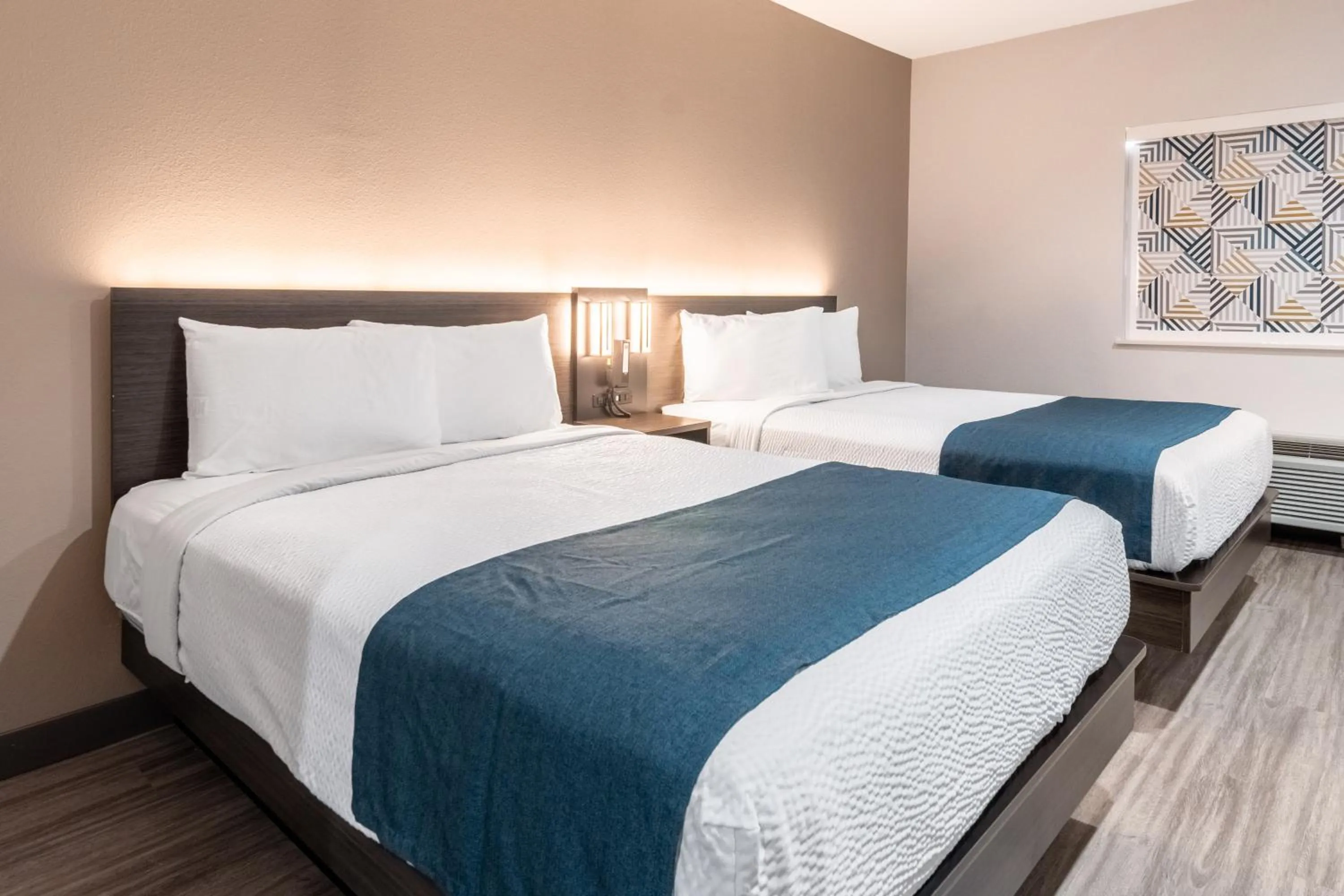 Deluxe Queen Room with Two Queen Beds - Non-Smoking in Studio 6-Mesquite, TX - Dallas