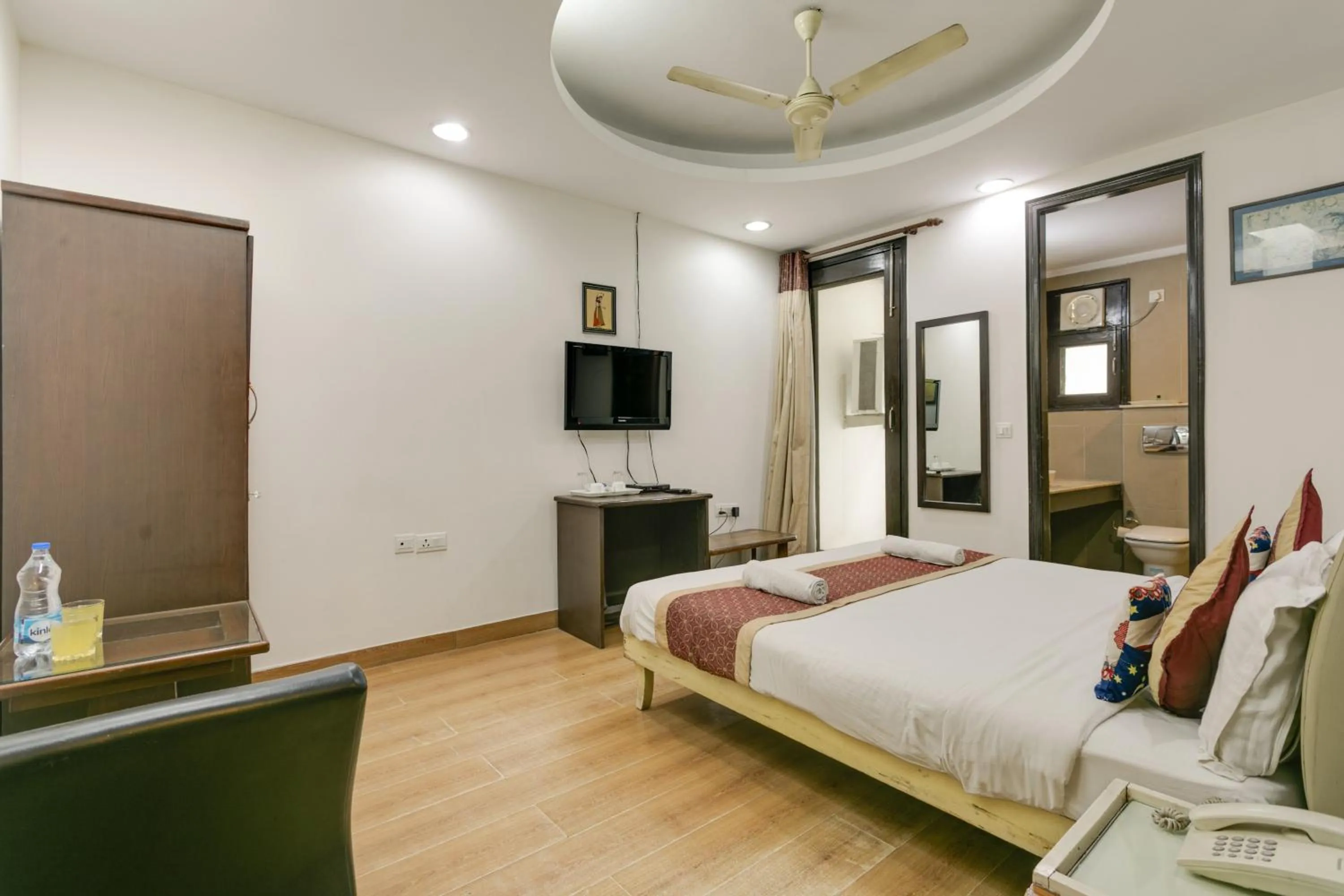 Deluxe Double or Twin Room in Hermitage by The Cosy Hotels Near Lotus Temple