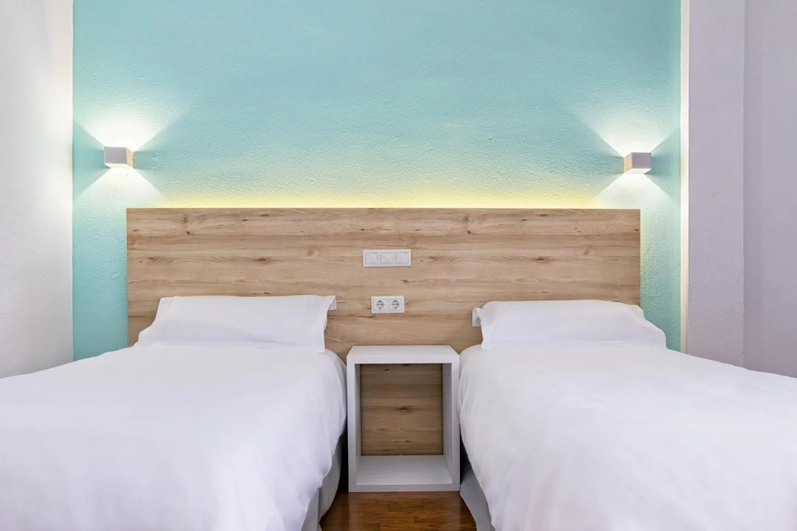 Twin Room with Terrace in Hotel Torremolinos Centro by Croma