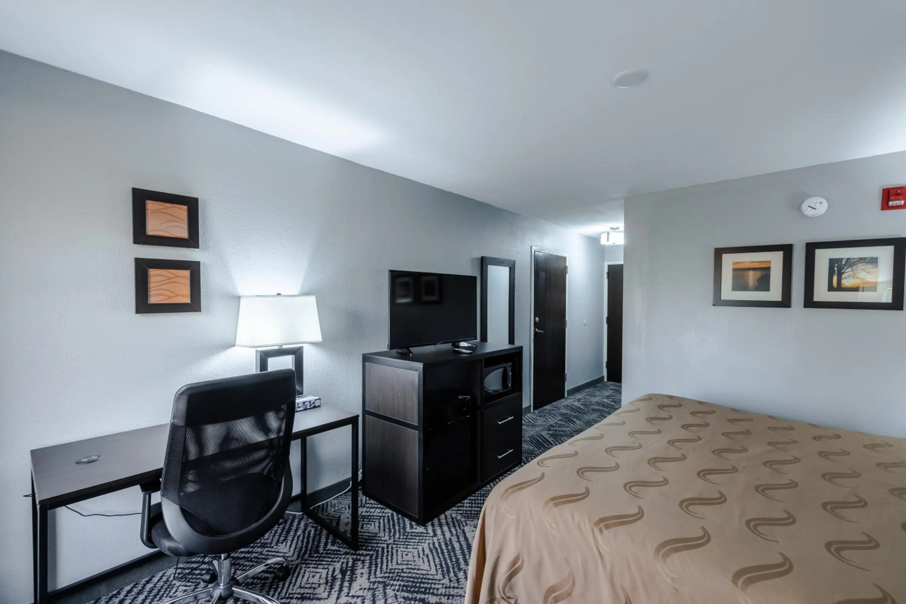 King Room - Accessible/Non-Smoking in Quality Inn Olive Branch - Memphis South