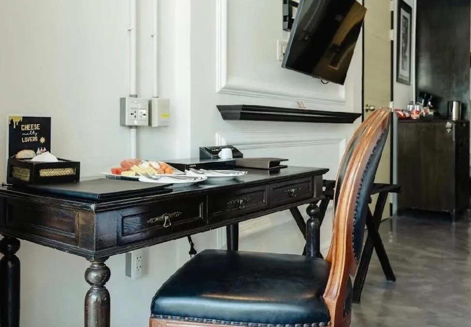 Deluxe Twin Room with Pool Access in Pattaya Modus Beachfront Resort