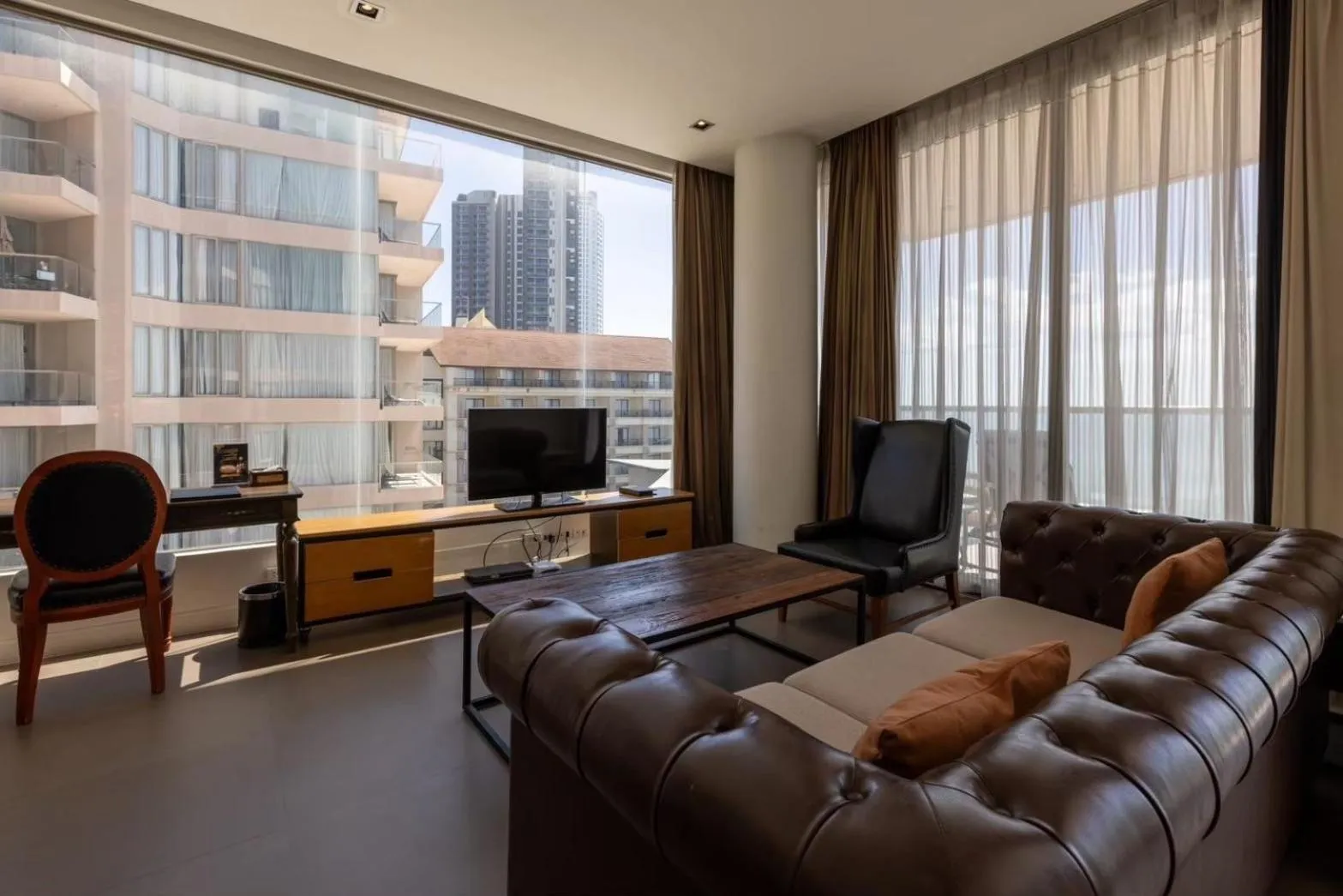 Family Suites Room in Pattaya Modus Beachfront Resort