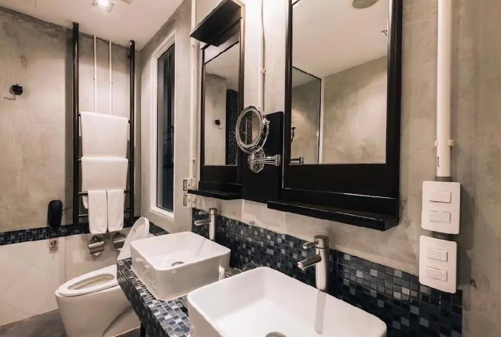 Deluxe Ocean View King Bed in Pattaya Modus Beachfront Resort