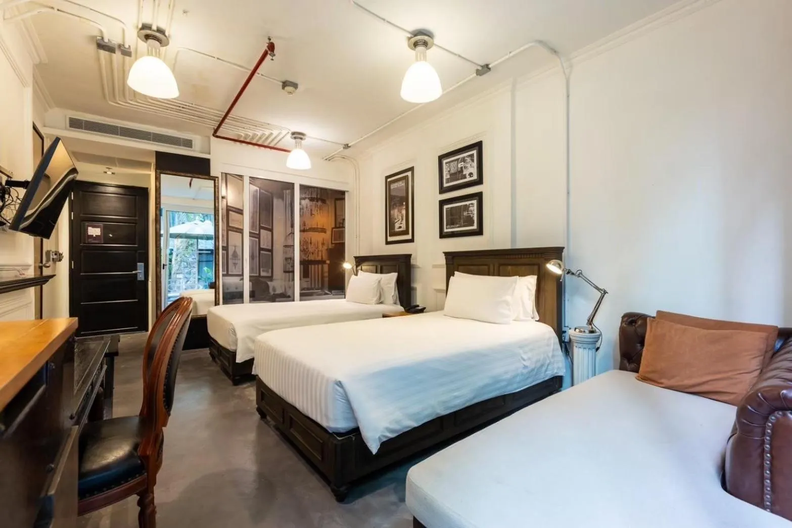 Superior Twin Room in Pattaya Modus Beachfront Resort