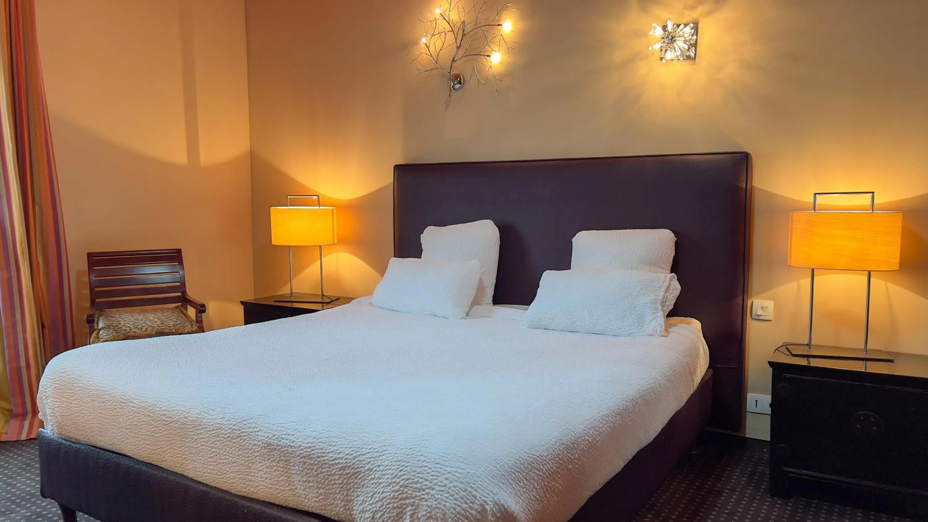 Family Room in Logis hôtel Restaurant Le Faisan Dore