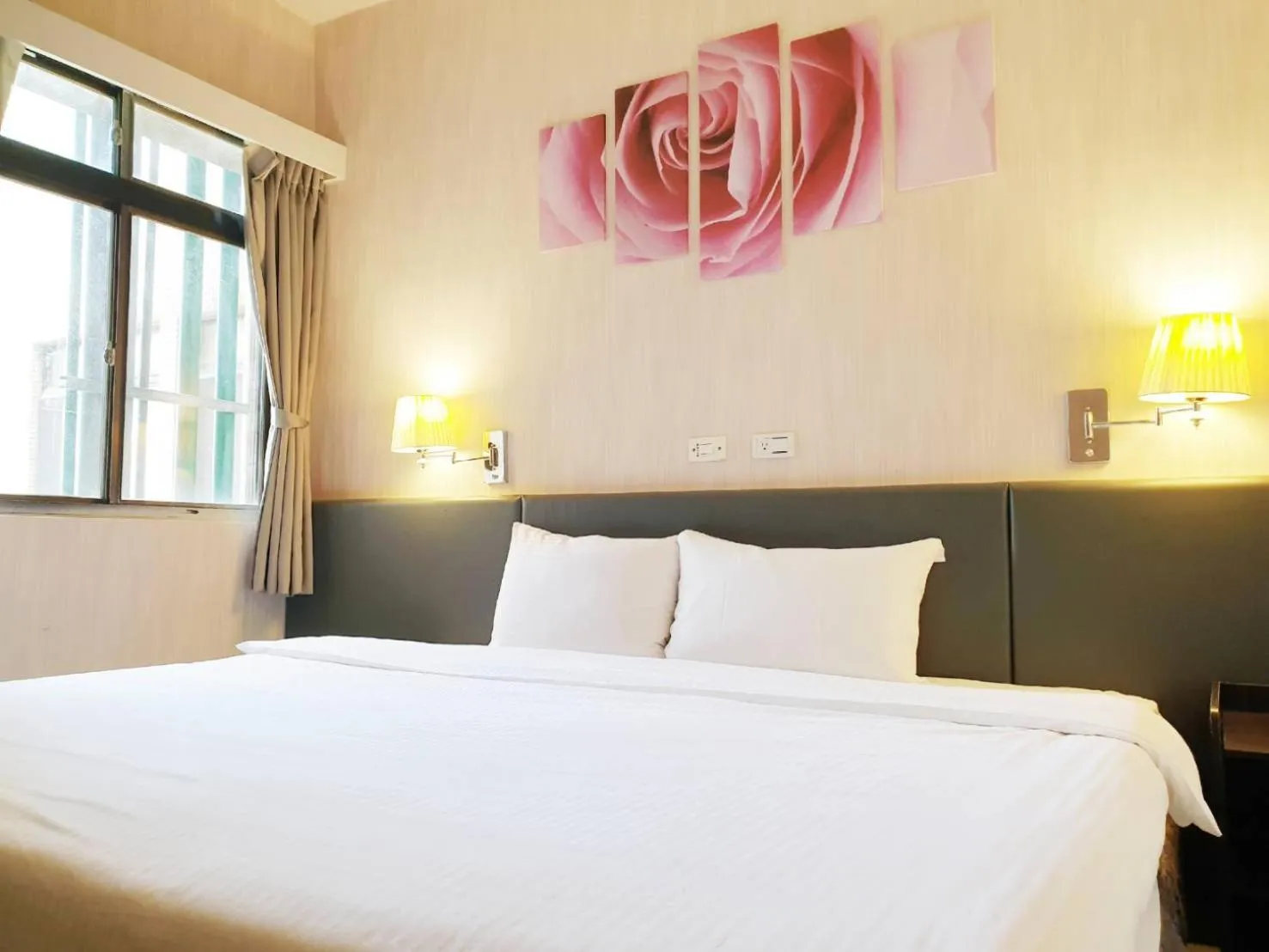 Standard Double Room in Walker Hotel - Sanchong