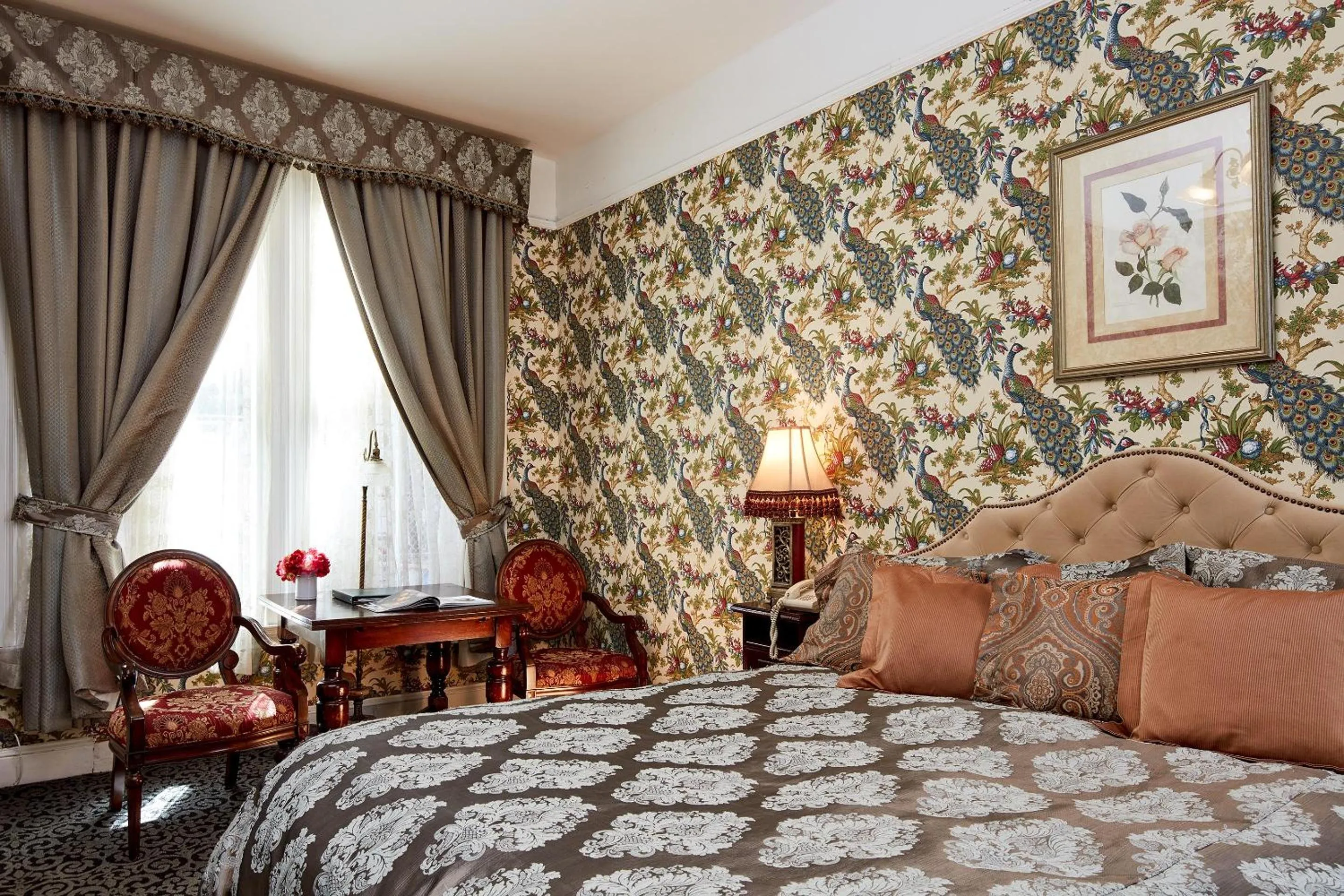 Standard King Room in Queen Anne