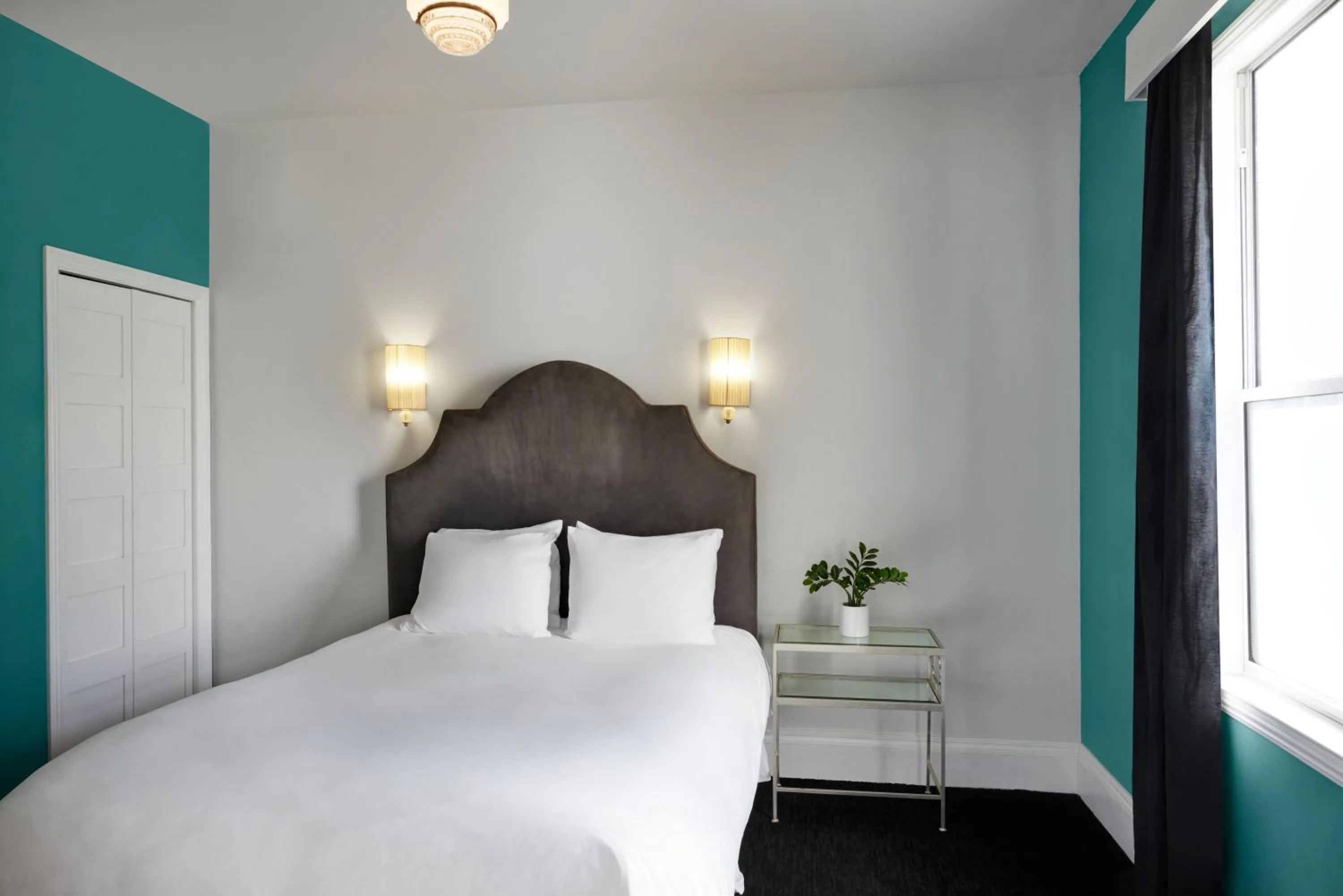 Queen Room in Mount View Hotel & Spa